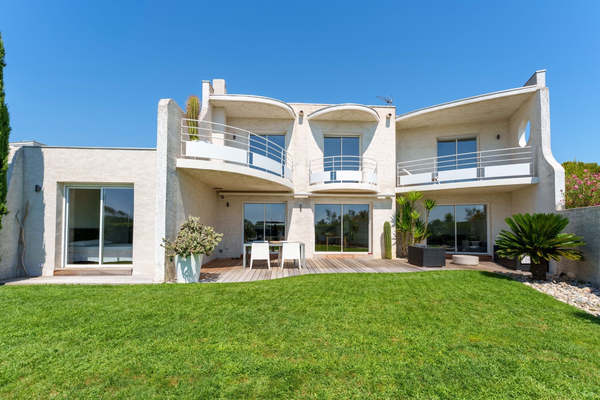 luxury villa 5 Rooms for sale on LA GRANDE MOTTE (34280)