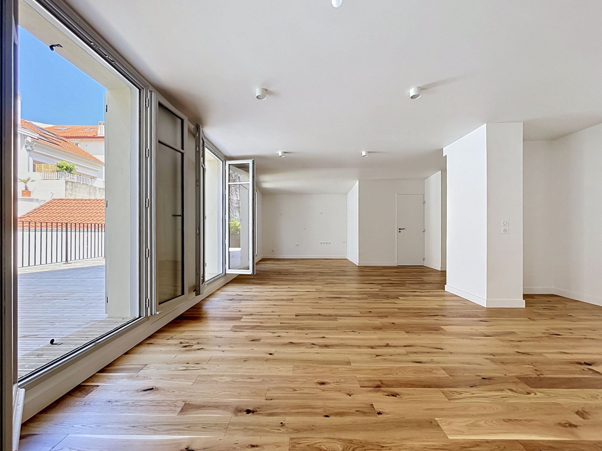 luxury apartment 4 Rooms for sale on BIARRITZ (64200)