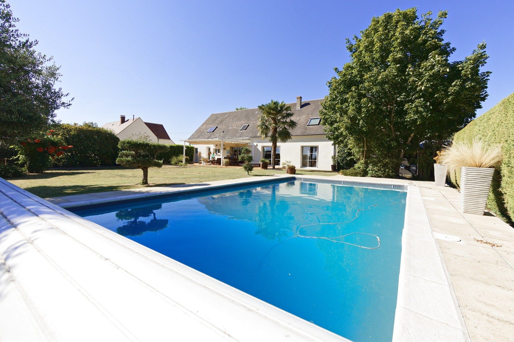 luxury house 7 Rooms for sale on VENNECY (45760)