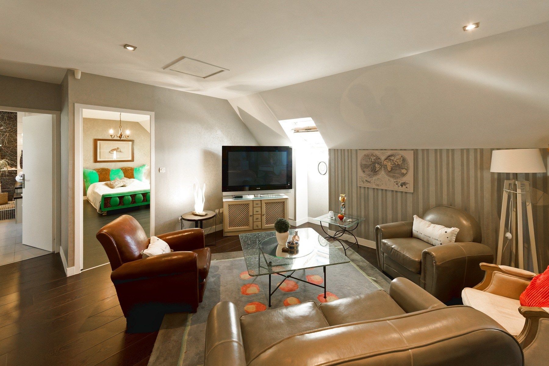 luxury house 7 Rooms for sale on VENNECY (45760)