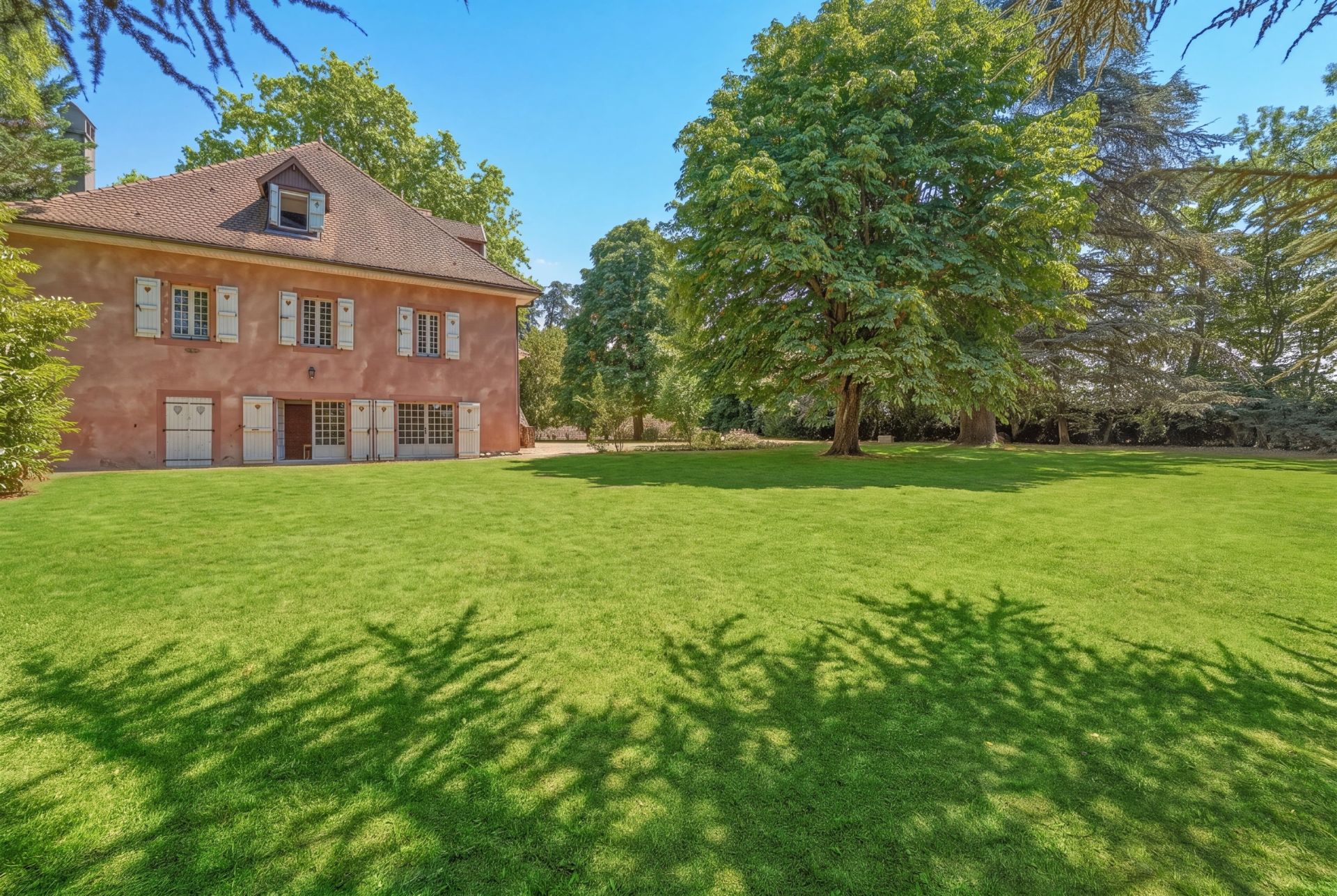 maison de luxe 10 Pièces en vente sur ALLINGES (74200)