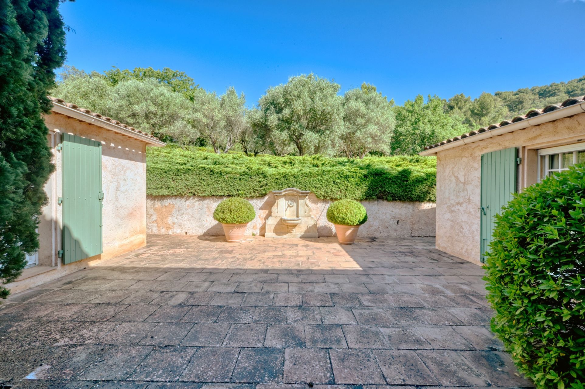 bastide 11 Rooms for sale on MOISSAC BELLEVUE (83630)
