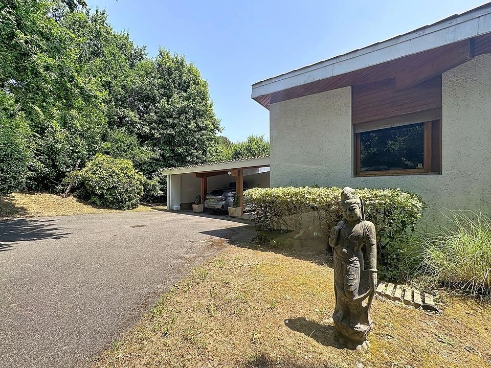 luxury house 7 Rooms for sale on BIDART (64210)