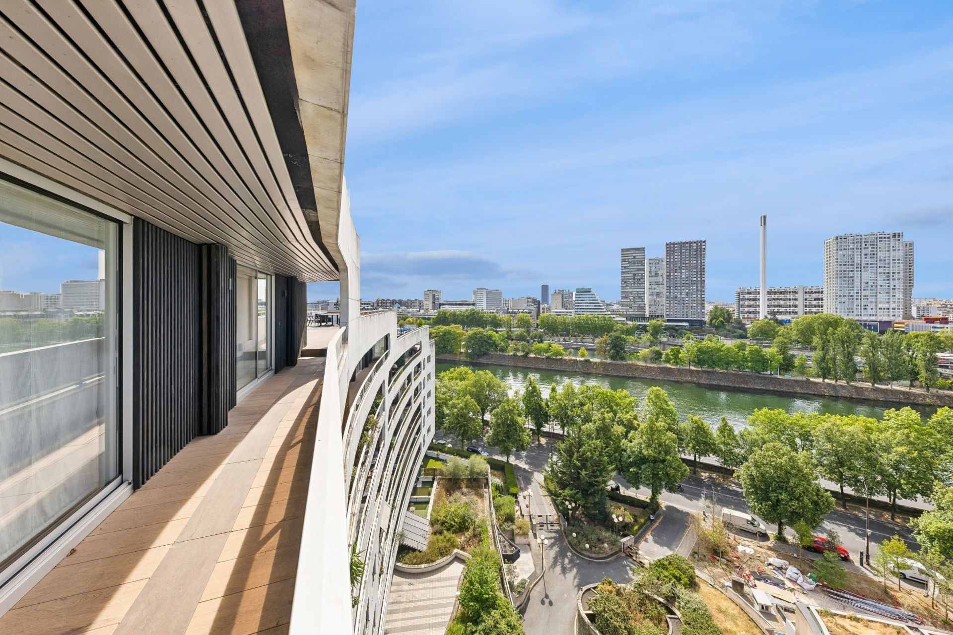 luxury apartment 4 Rooms for sale on PARIS (75016)