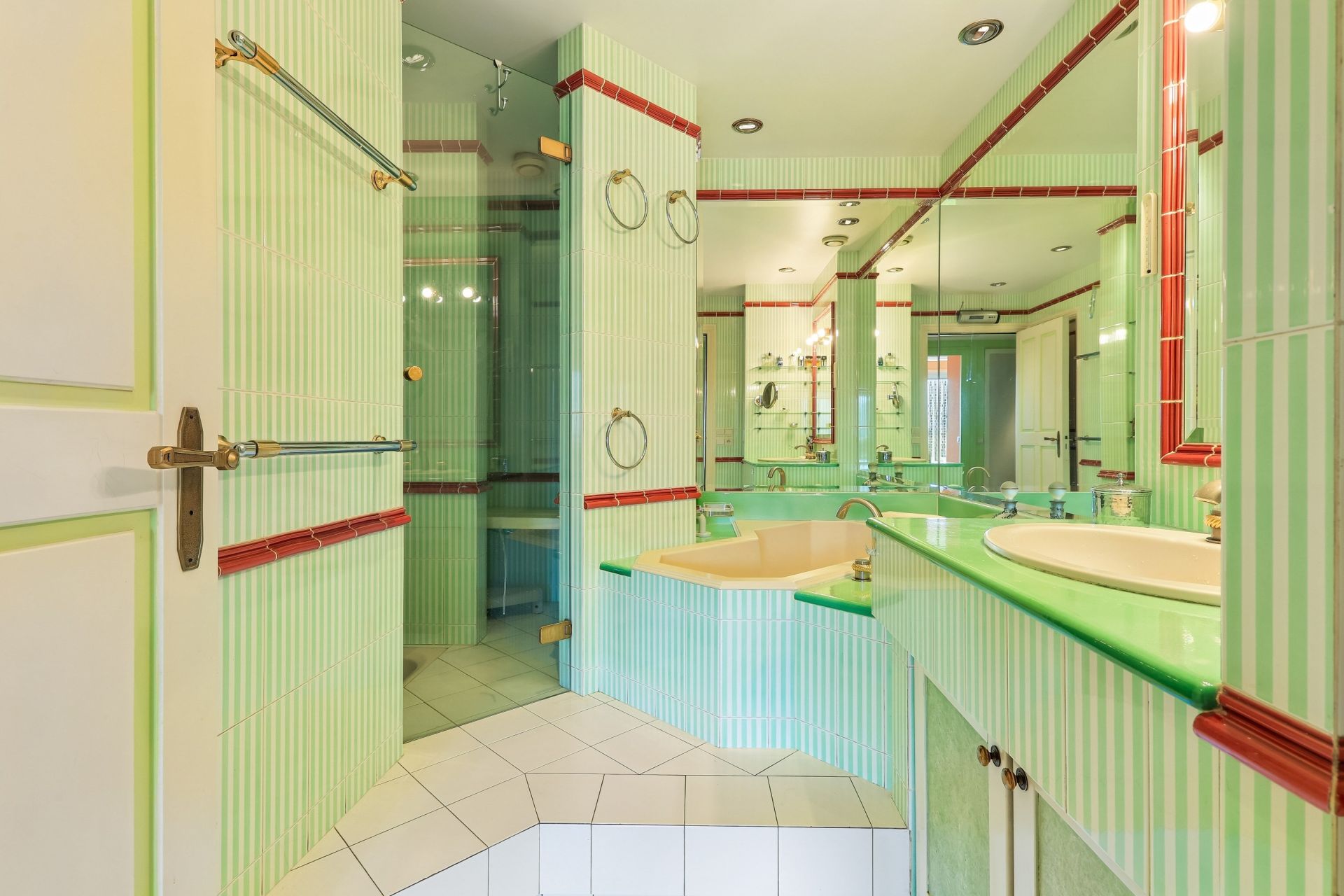 luxury apartment 4 Rooms for sale on PARIS (75016)