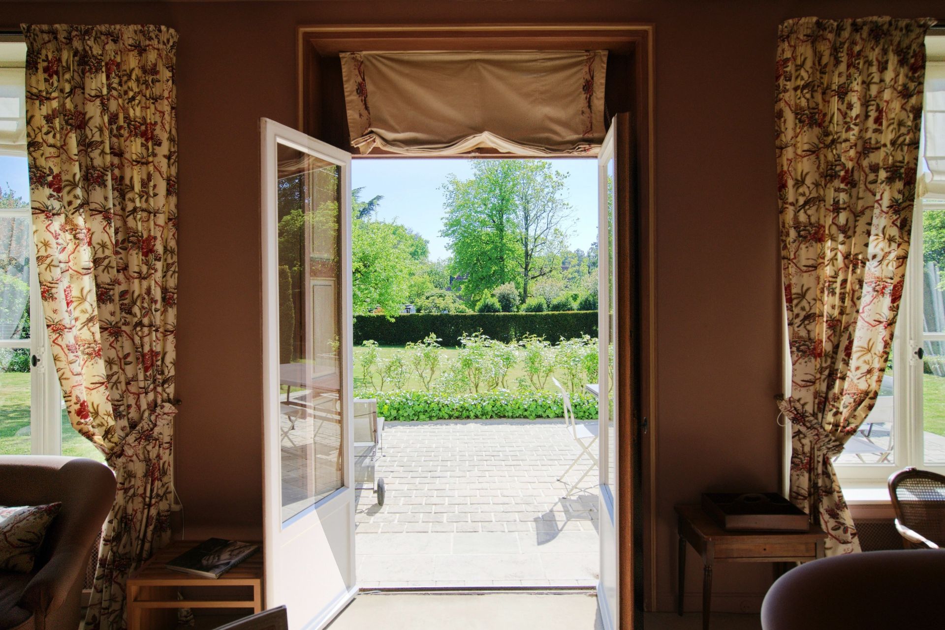 luxury house 9 Rooms for sale on CROIX (59170)