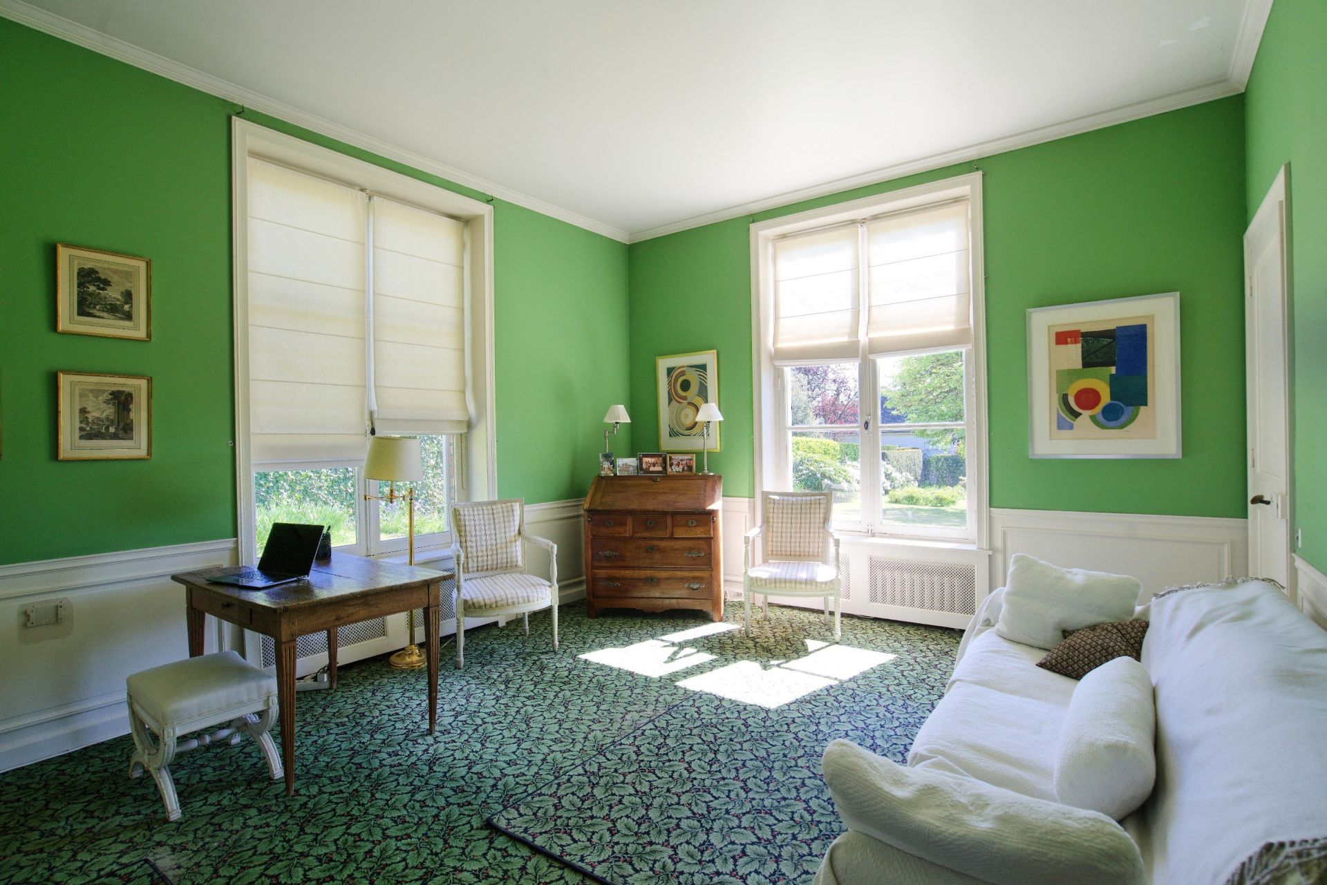 luxury house 9 Rooms for sale on CROIX (59170)