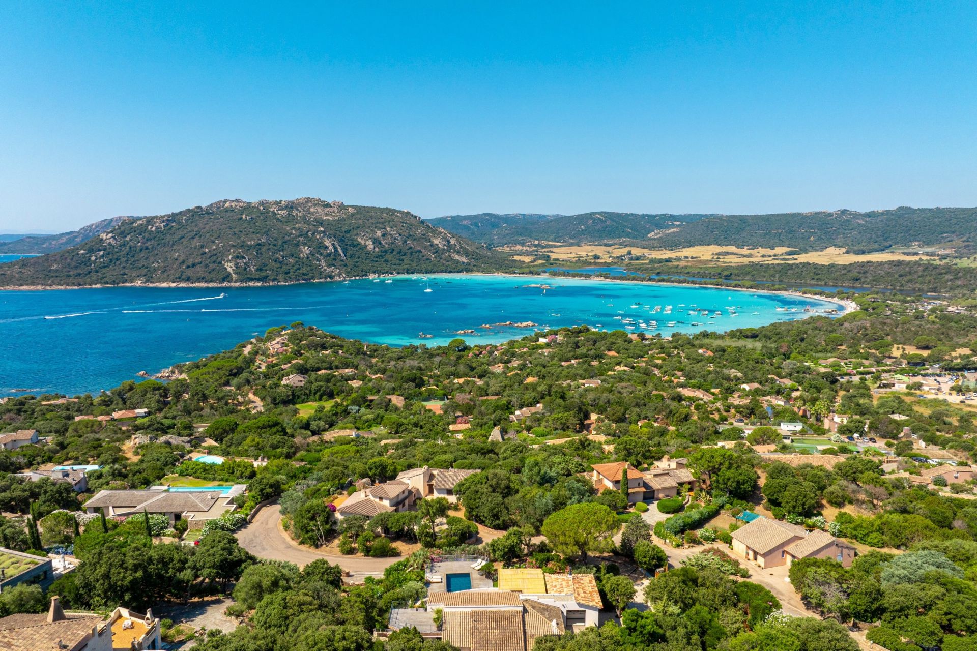 luxury house 8 Rooms for seasonal rent on PORTO VECCHIO (20137)