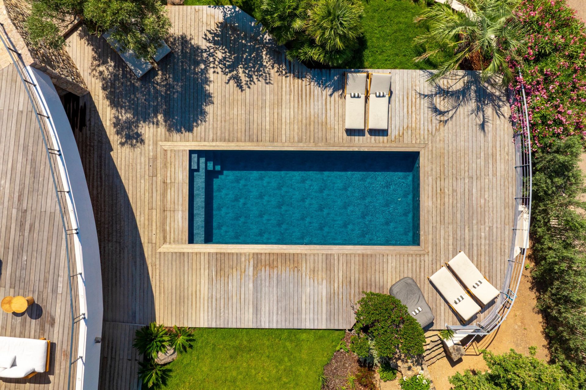 luxury house 8 Rooms for seasonal rent on PORTO VECCHIO (20137)
