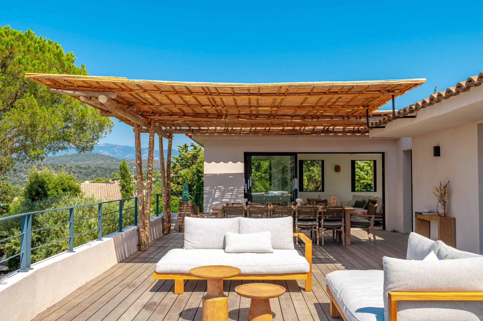 luxury house 8 Rooms for seasonal rent on PORTO VECCHIO (20137)