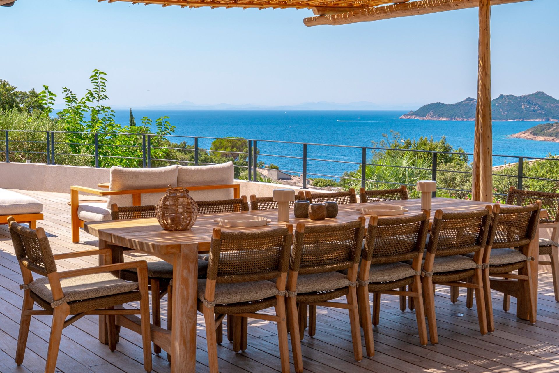 luxury house 8 Rooms for seasonal rent on PORTO VECCHIO (20137)