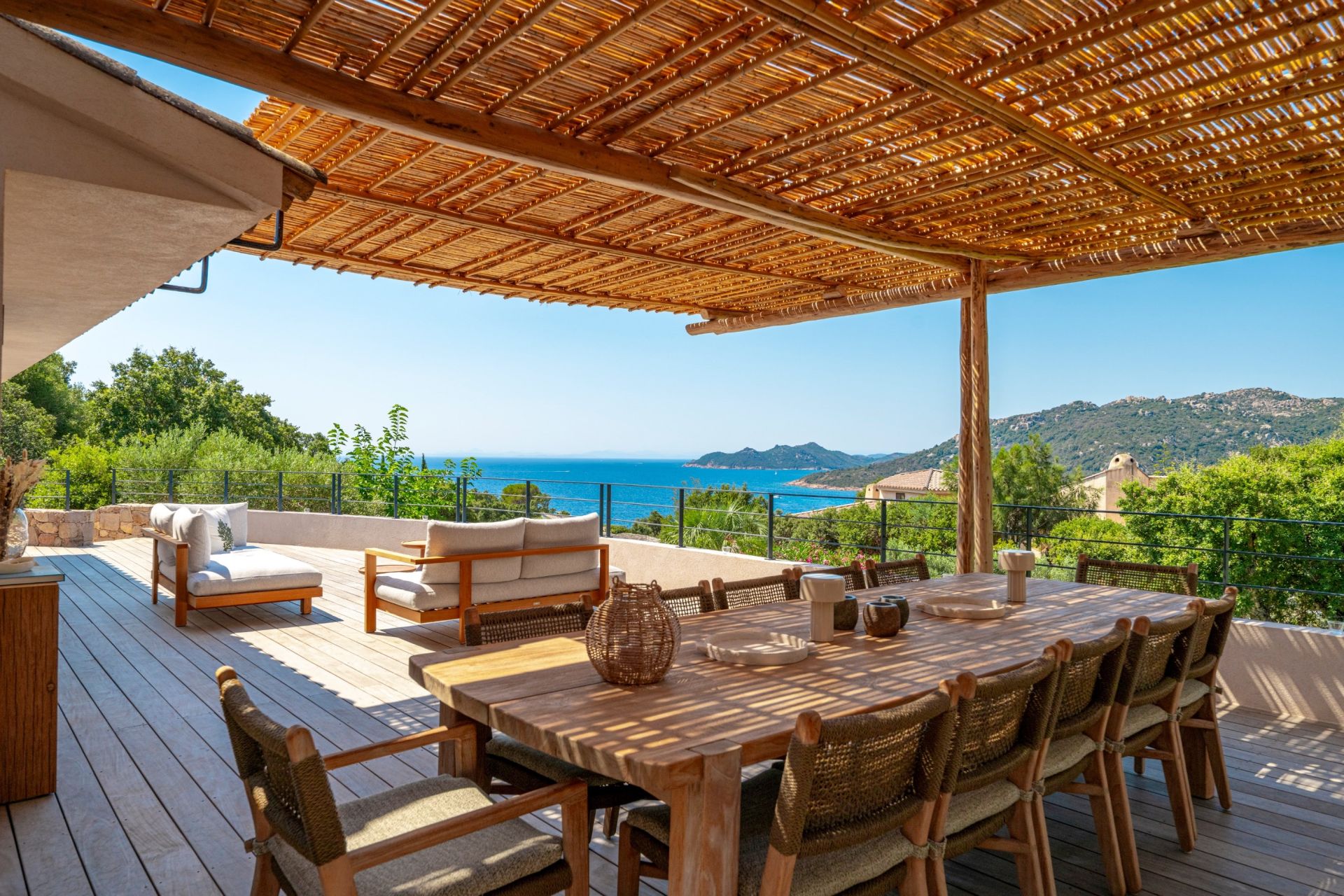 luxury house 8 Rooms for seasonal rent on PORTO VECCHIO (20137)