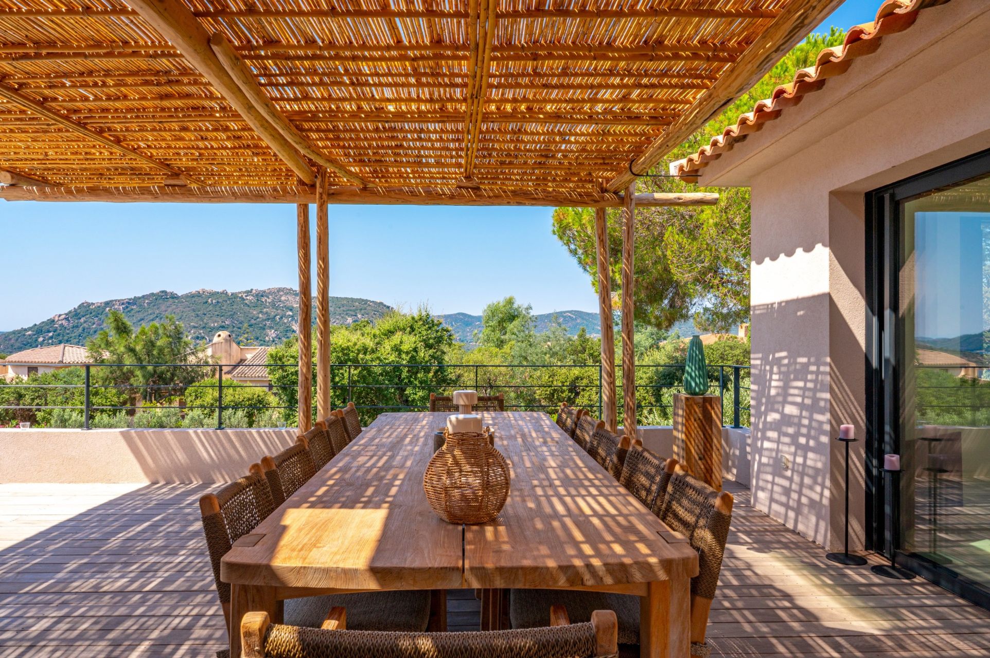luxury house 8 Rooms for seasonal rent on PORTO VECCHIO (20137)