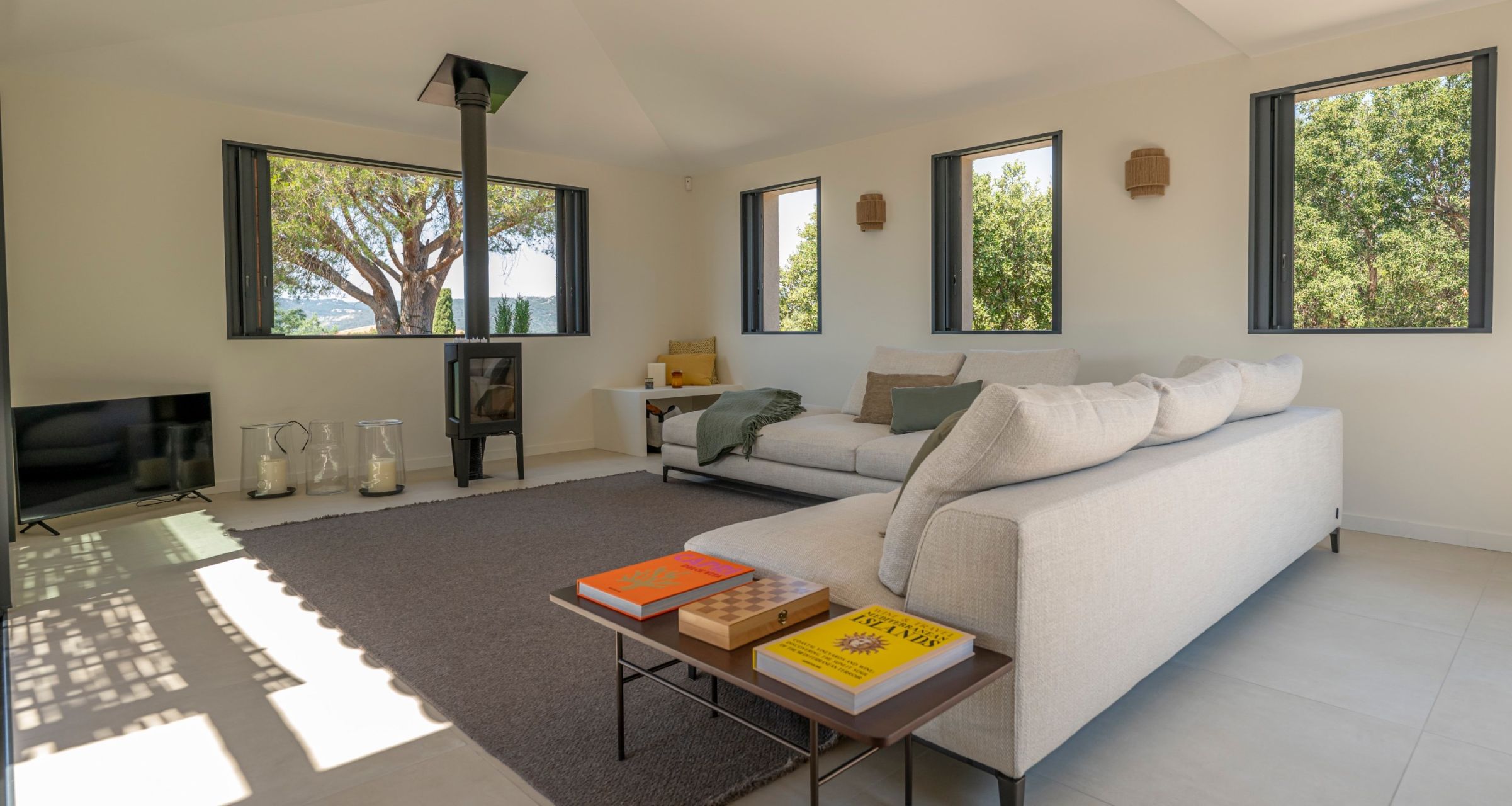 luxury house 8 Rooms for seasonal rent on PORTO VECCHIO (20137)