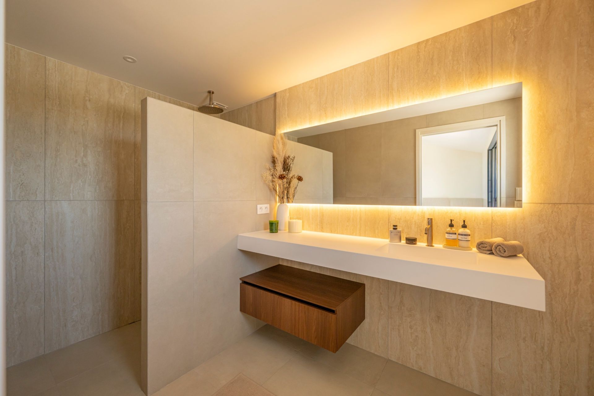 luxury house 8 Rooms for seasonal rent on PORTO VECCHIO (20137)