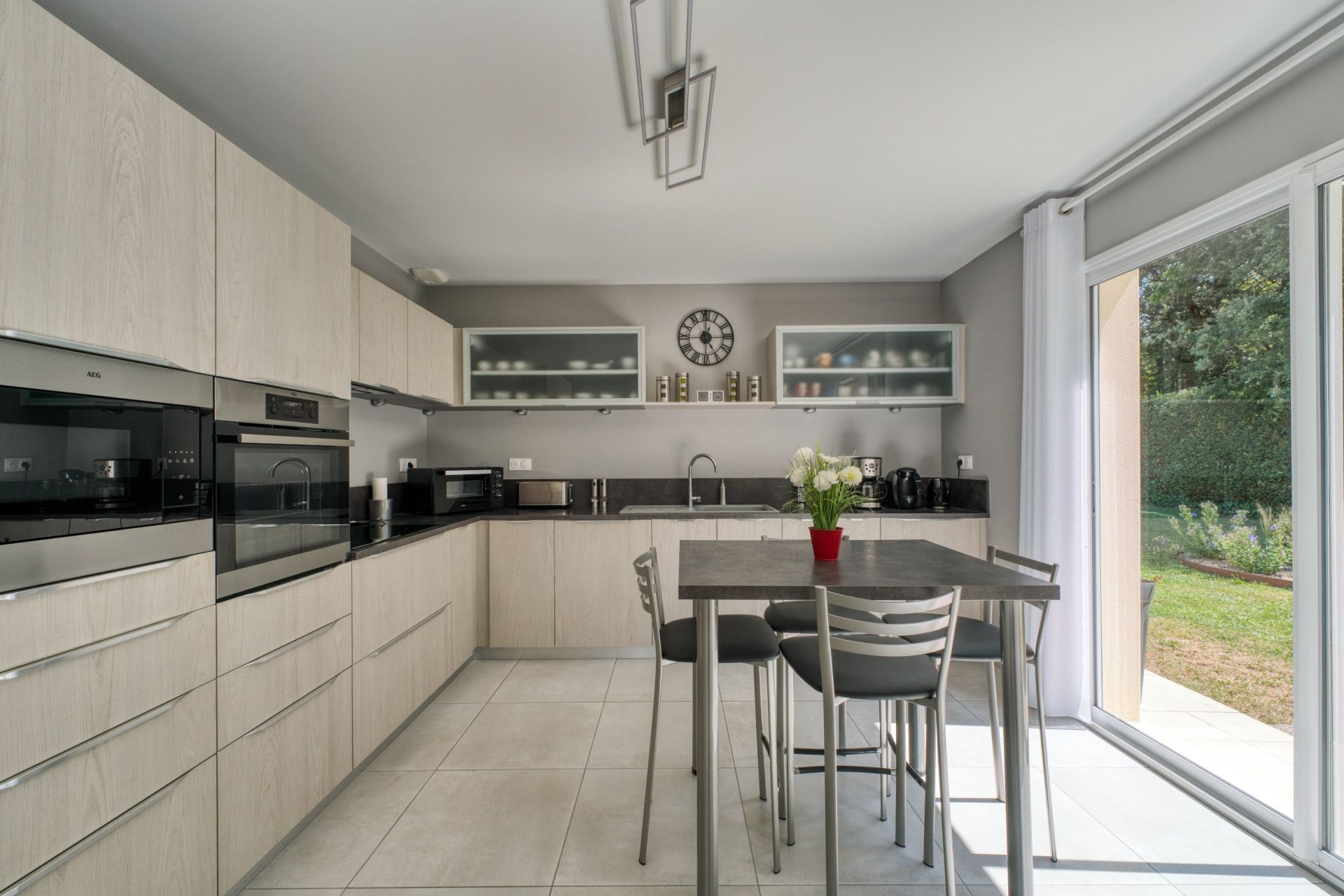 luxury house 5 Rooms for sale on ST BRICE (16100)