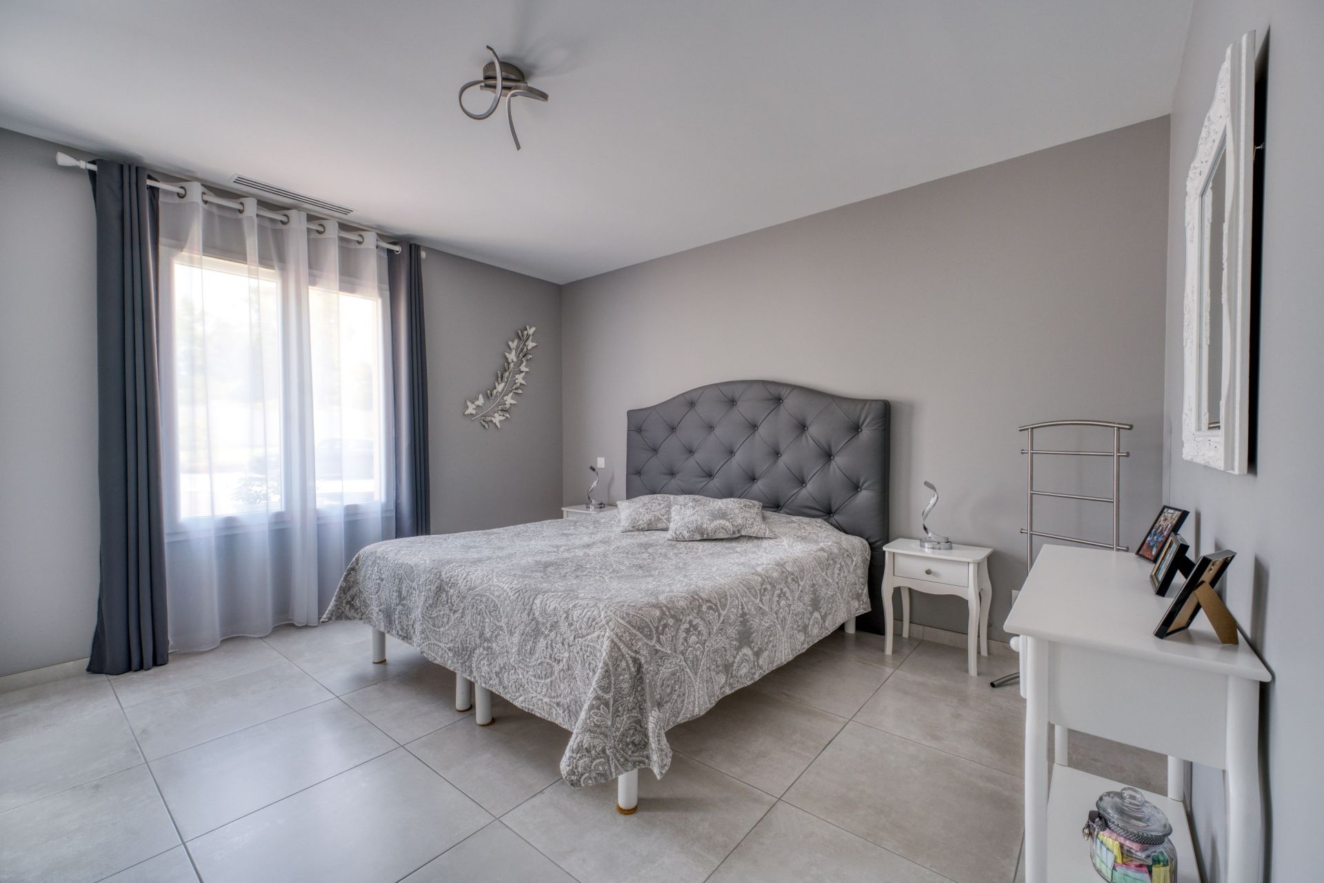 luxury house 5 Rooms for sale on ST BRICE (16100)