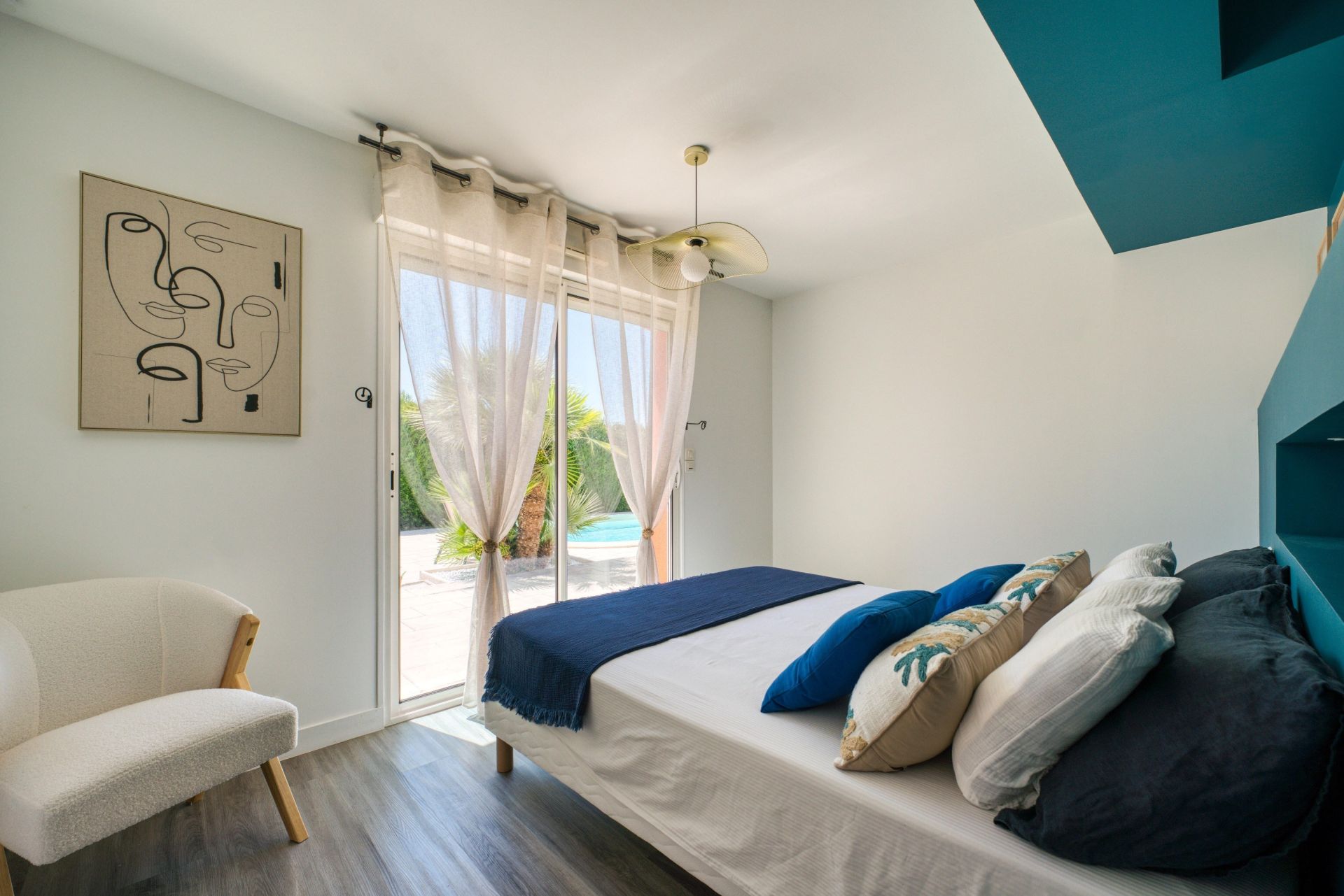 luxury house 6 Rooms for sale on ROYAN (17200)