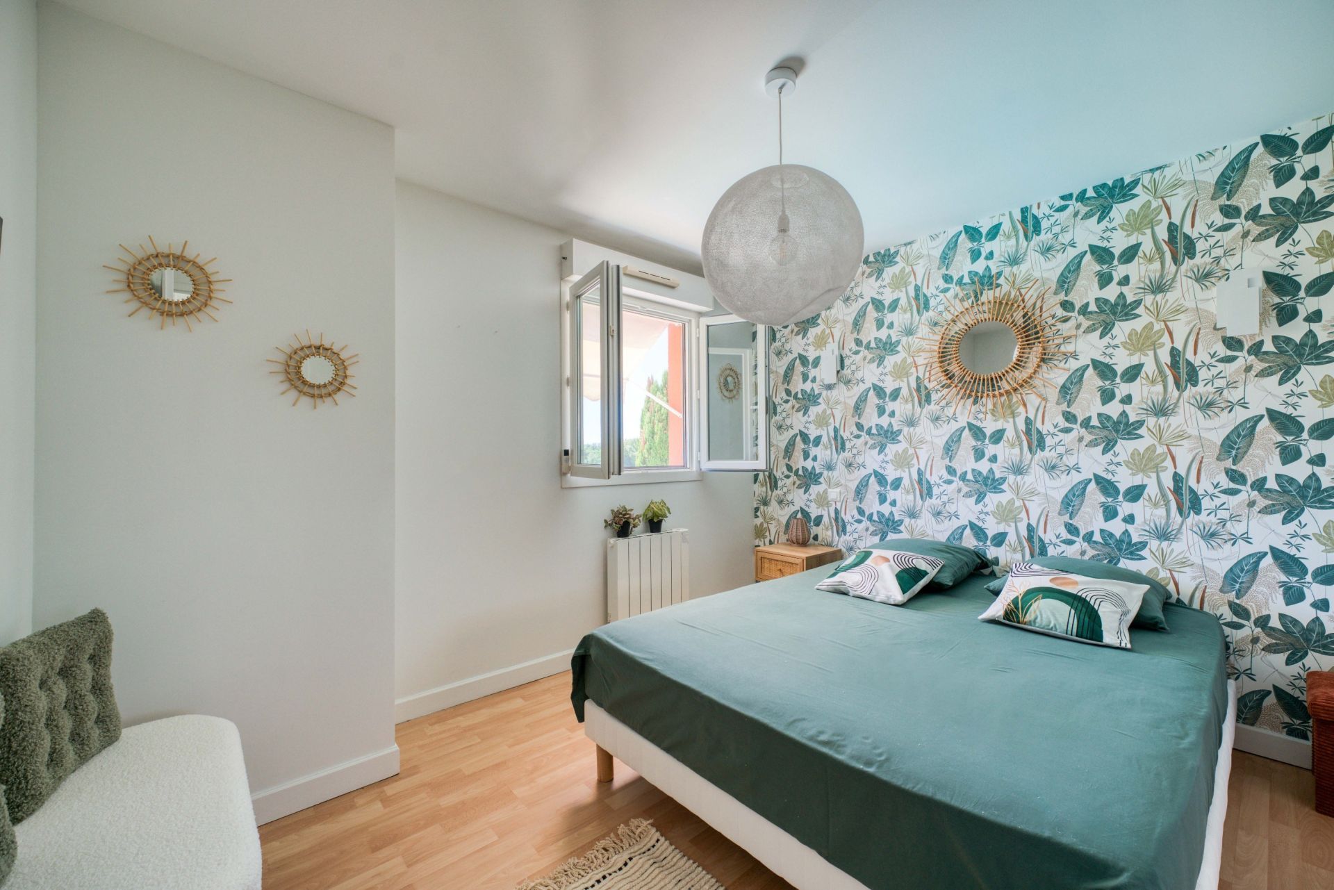luxury house 6 Rooms for sale on ROYAN (17200)
