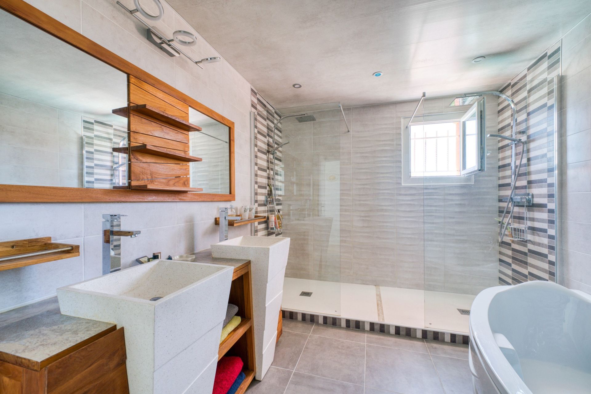 luxury house 6 Rooms for sale on ROYAN (17200)