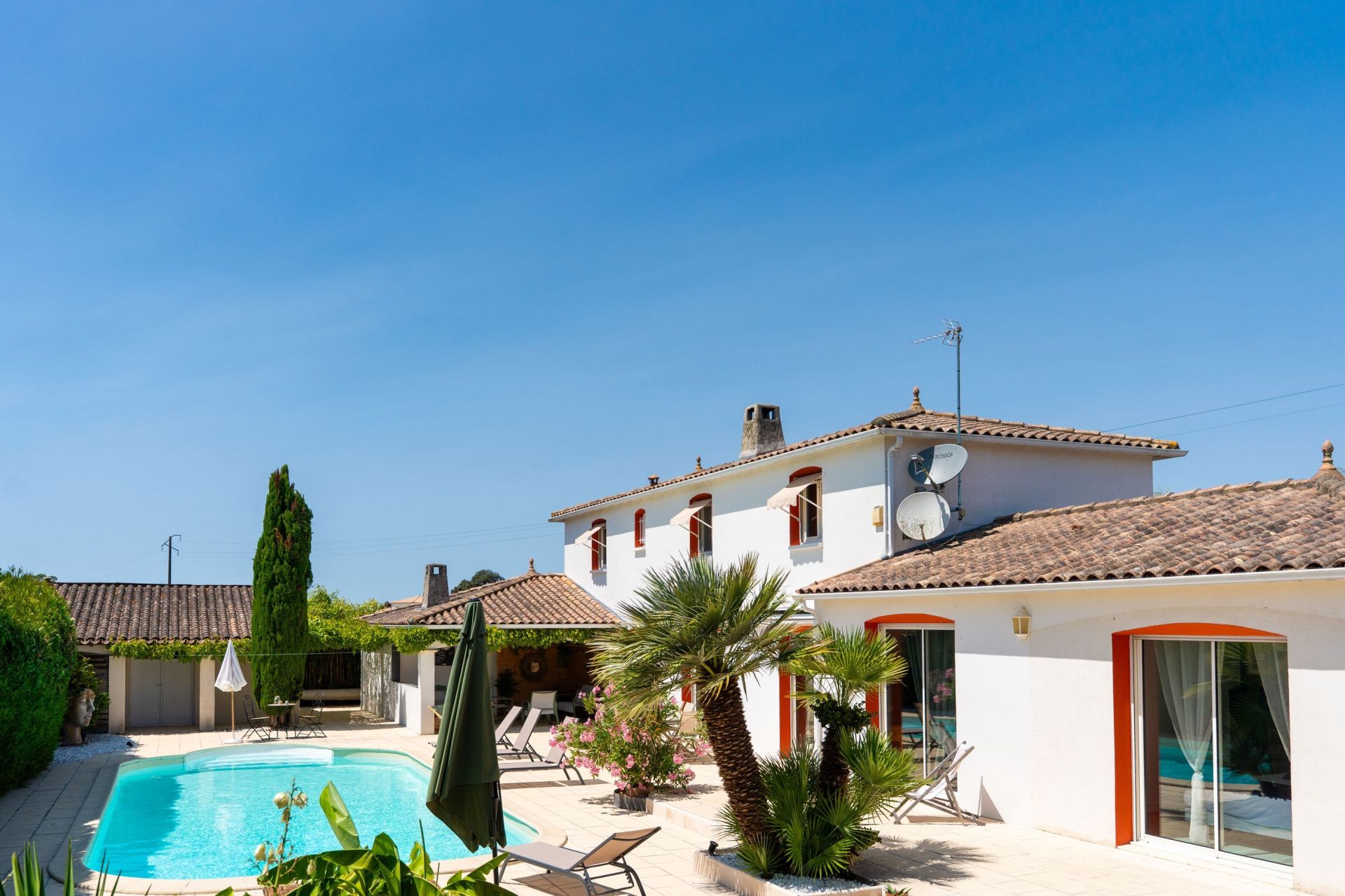 luxury house 6 Rooms for sale on ROYAN (17200)