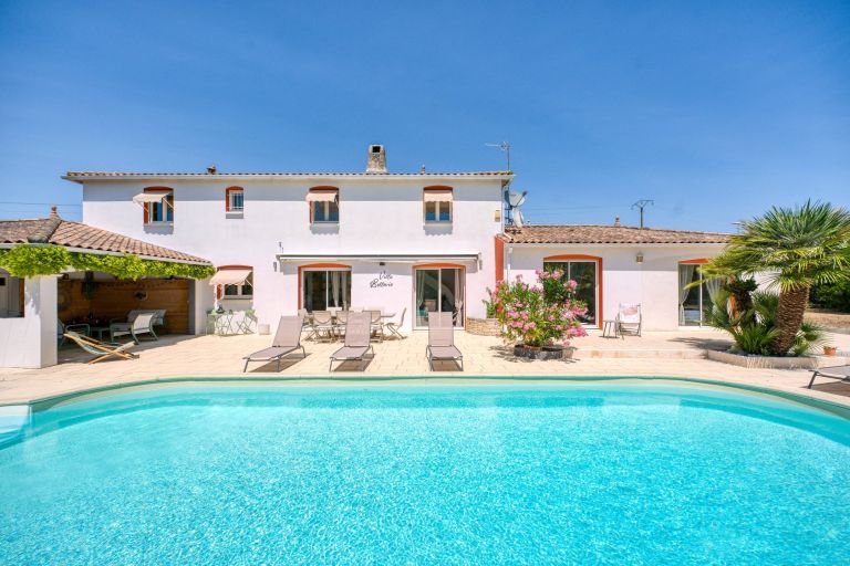 luxury house 6 Rooms for sale on ROYAN (17200)