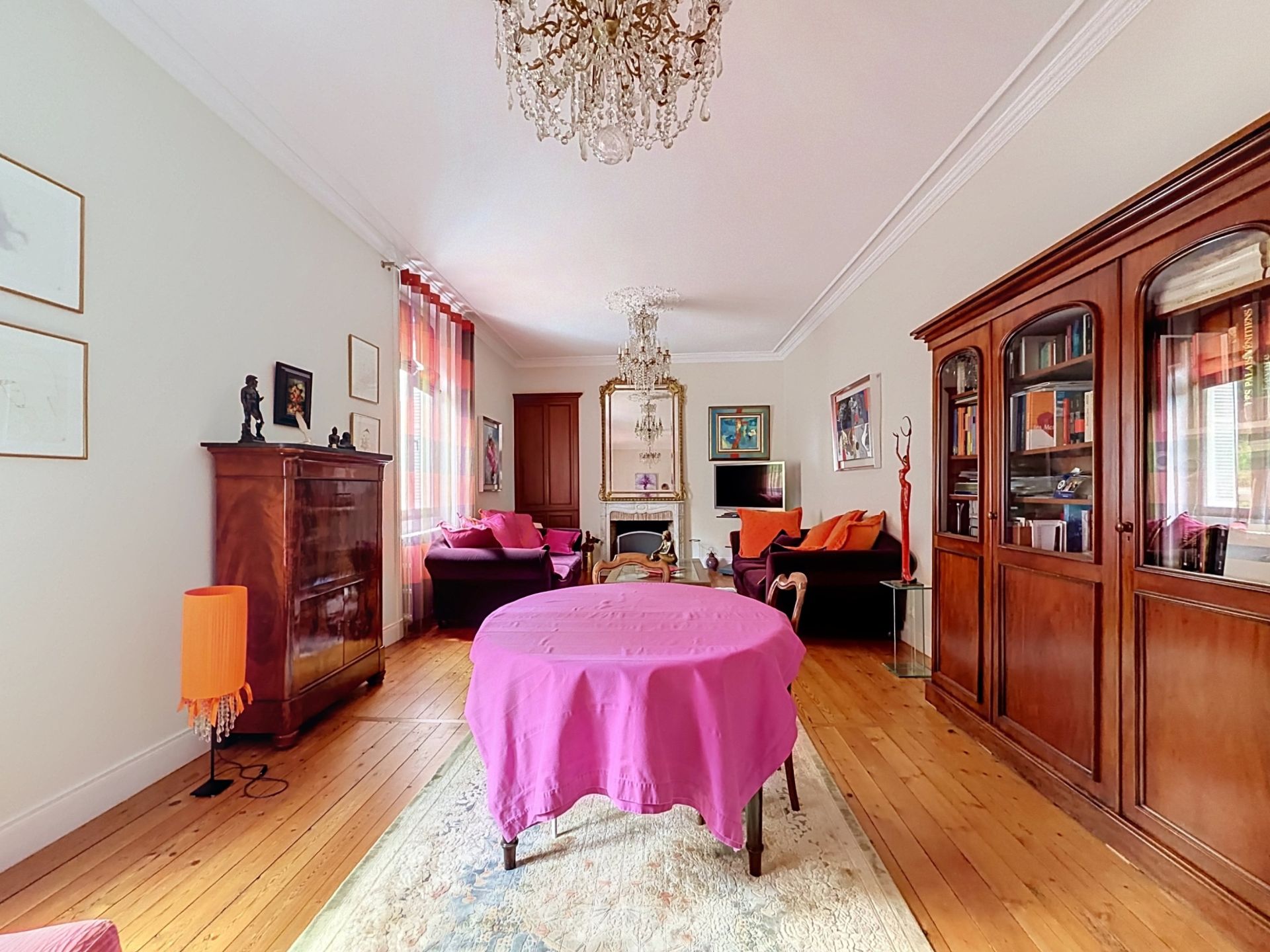luxury house 9 Rooms for sale on BAYEUX (14400)
