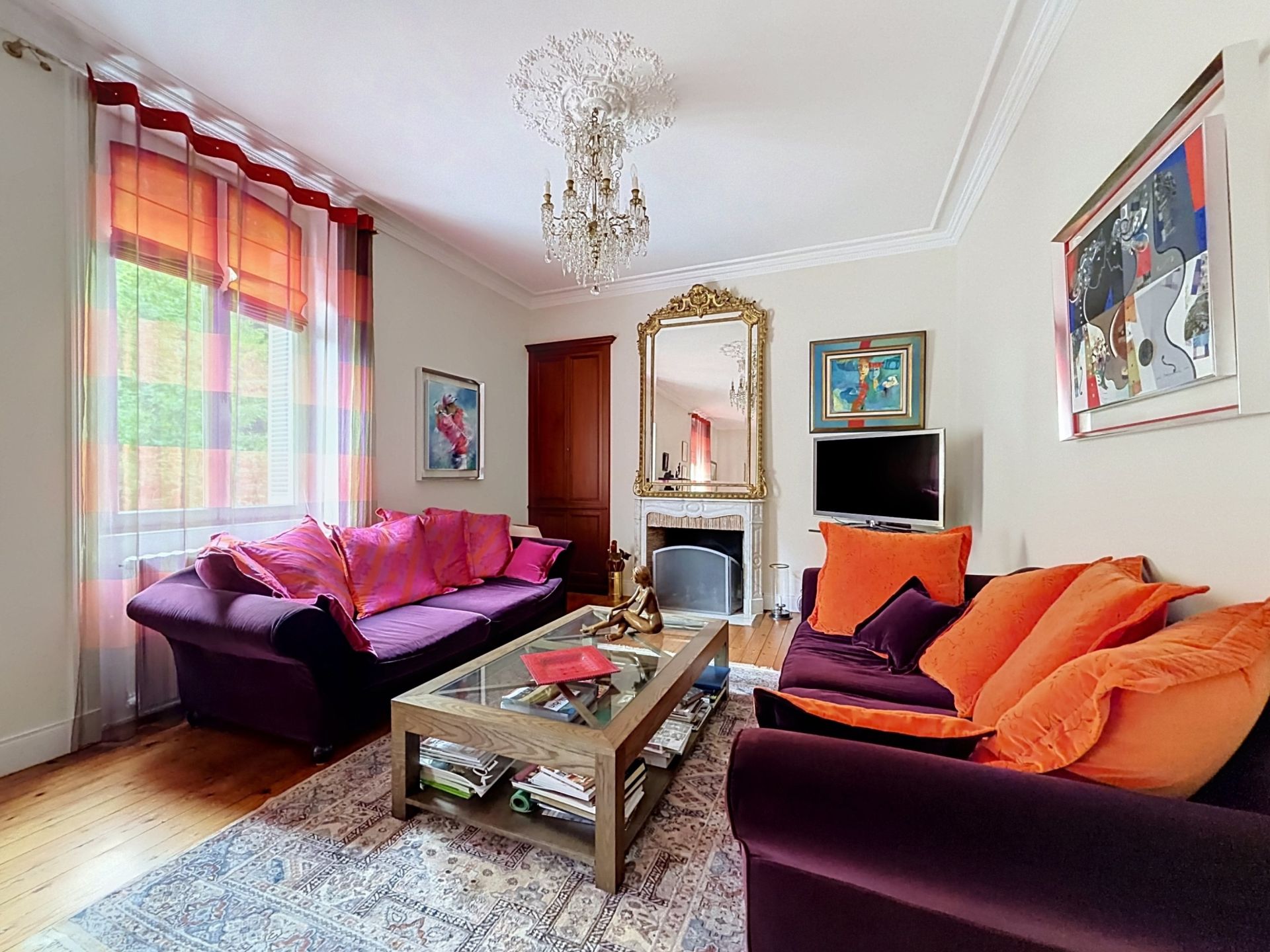 luxury house 9 Rooms for sale on BAYEUX (14400)