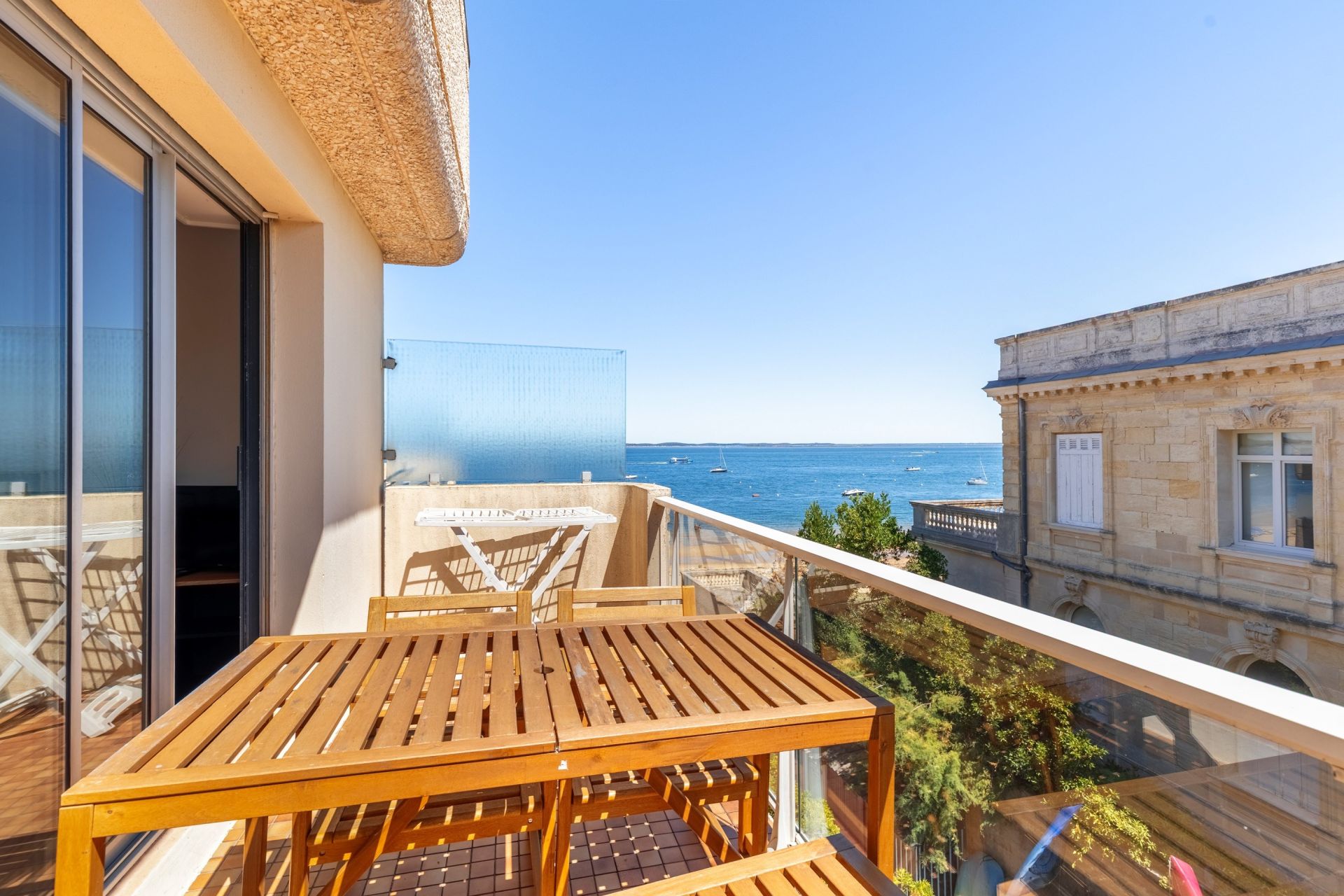 luxury apartment 3 Rooms for sale on ARCACHON (33120)