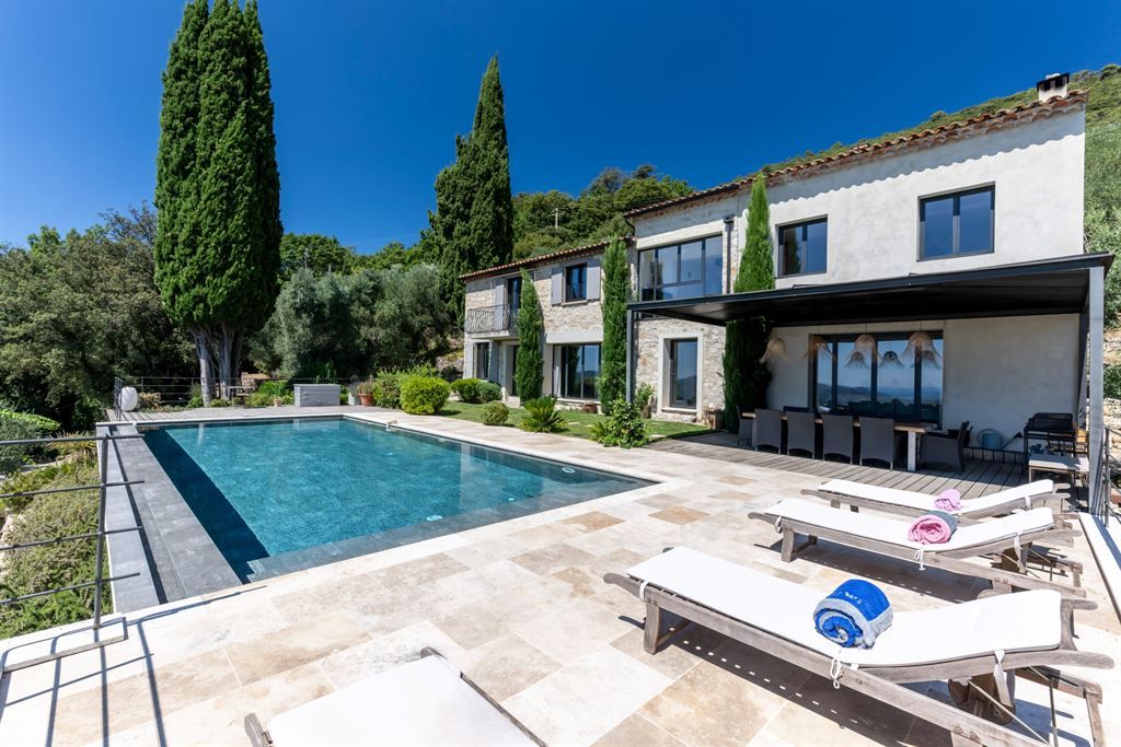 luxury villa 7 Rooms for sale on LE TIGNET (06530)