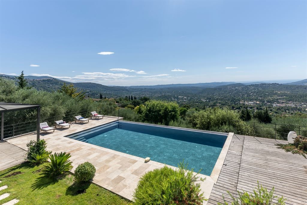 luxury villa 7 Rooms for sale on LE TIGNET (06530)