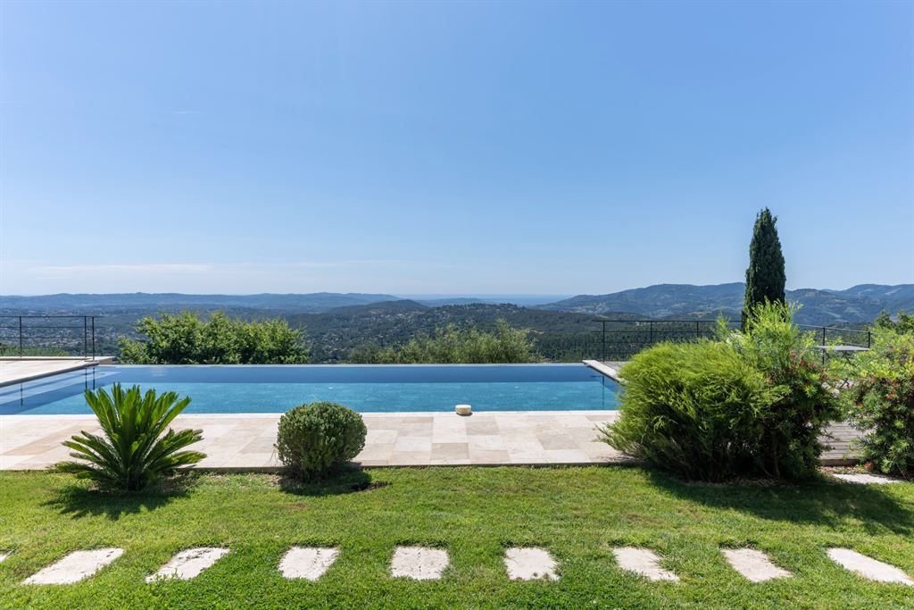luxury villa 7 Rooms for sale on LE TIGNET (06530)
