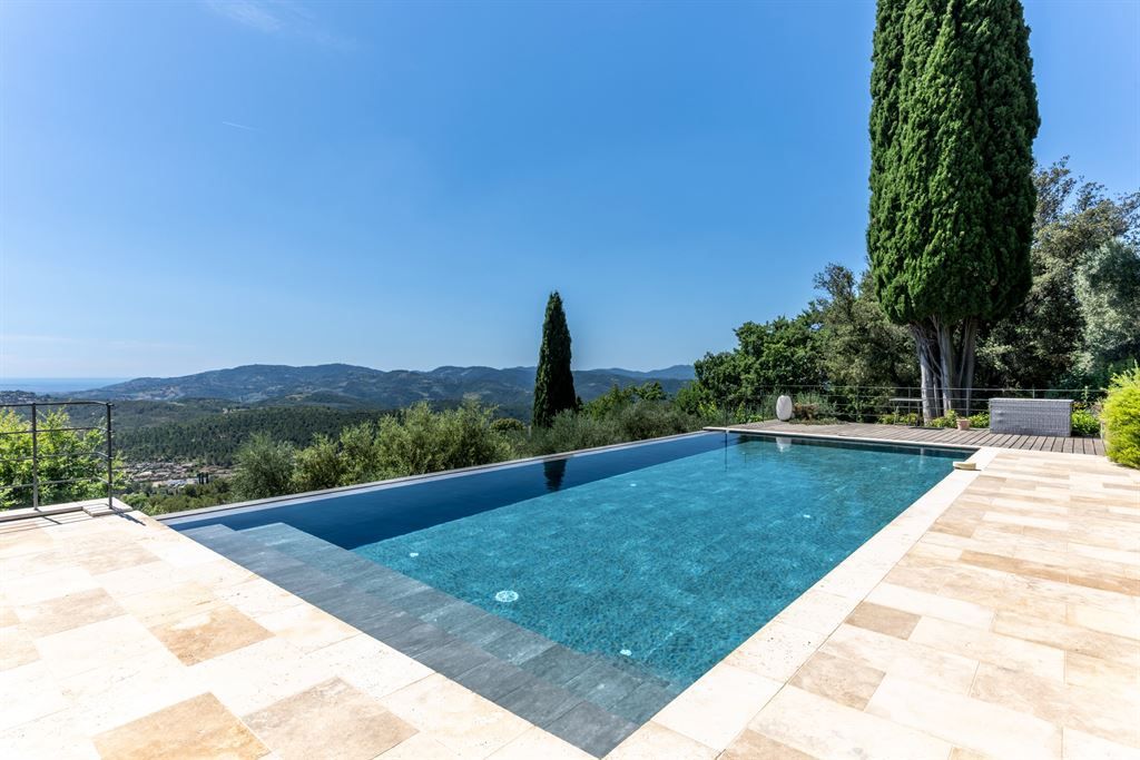 luxury villa 7 Rooms for sale on LE TIGNET (06530)