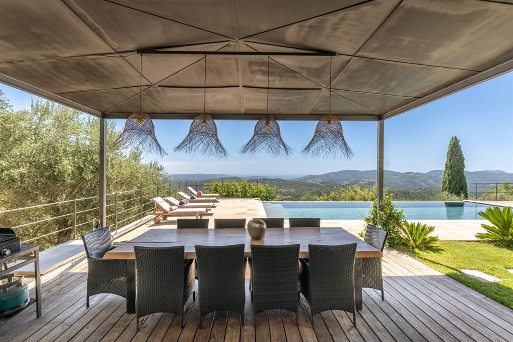 luxury villa 7 Rooms for sale on LE TIGNET (06530)