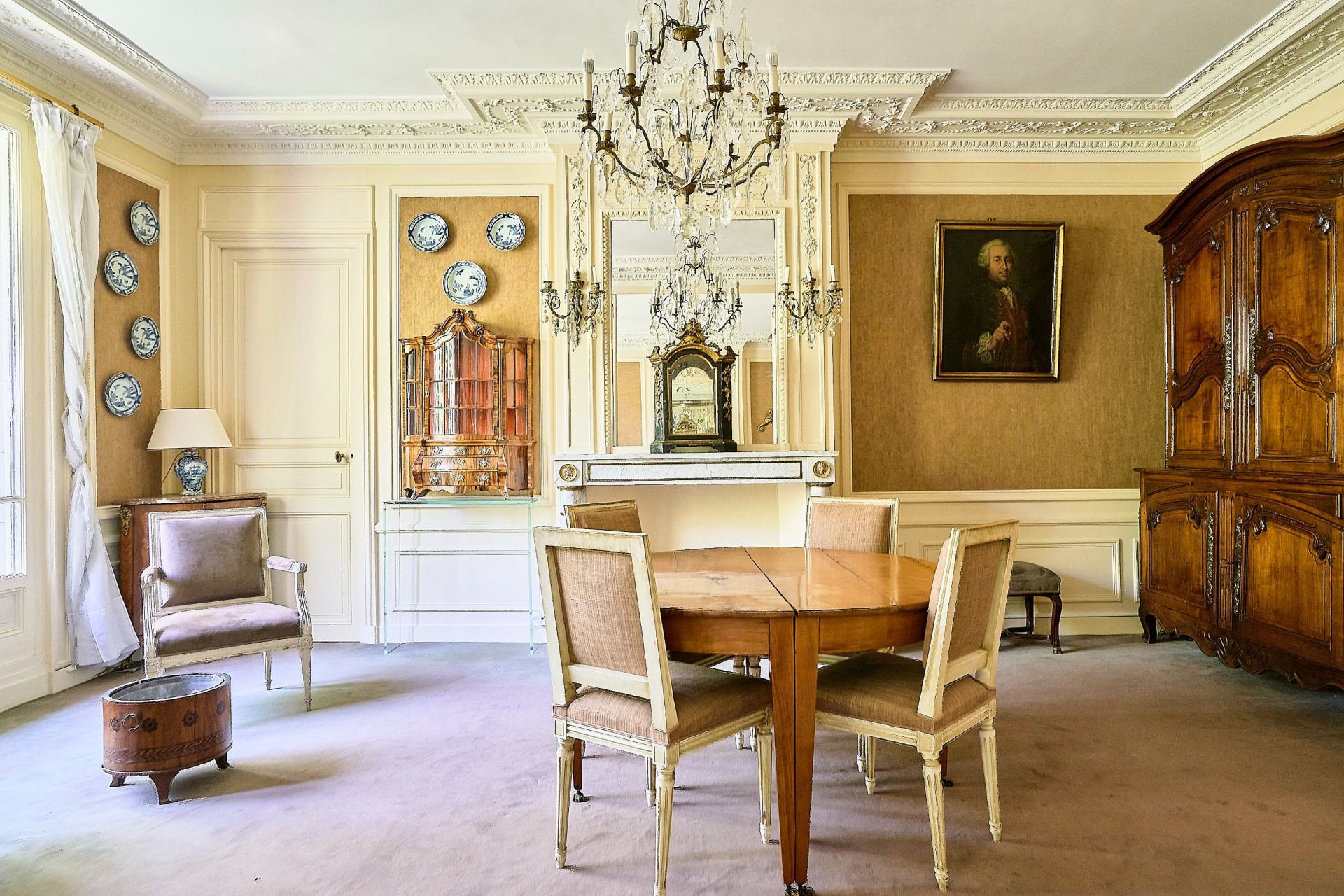 luxury apartment 7 Rooms for sale on LILLE (59000)
