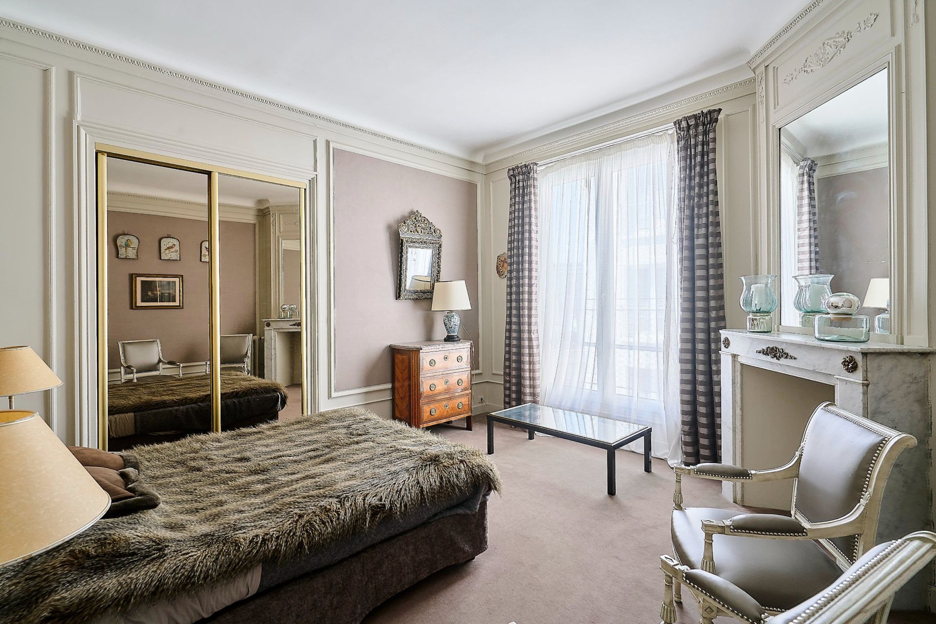 luxury apartment 7 Rooms for sale on LILLE (59000)