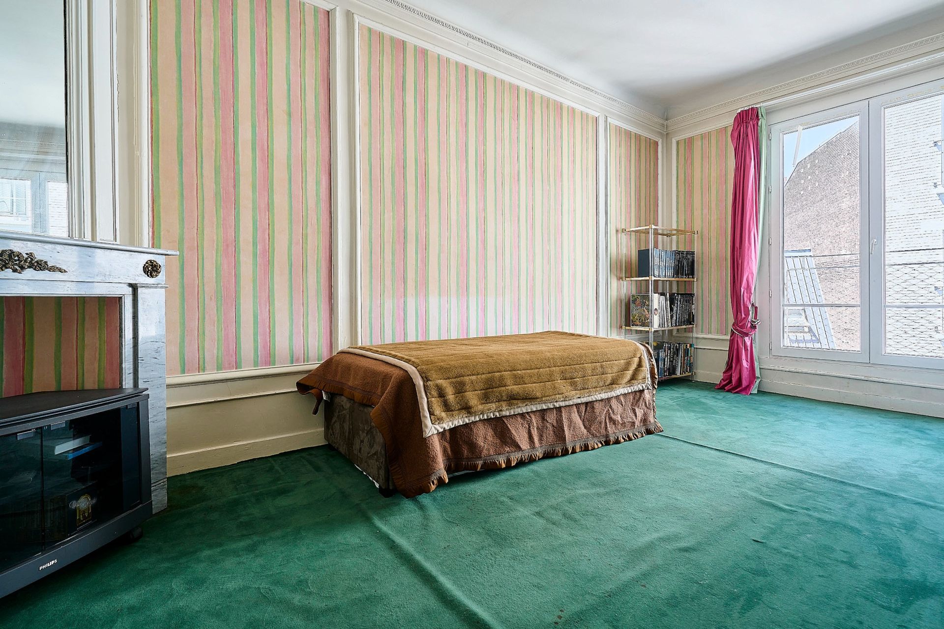 luxury apartment 7 Rooms for sale on LILLE (59000)