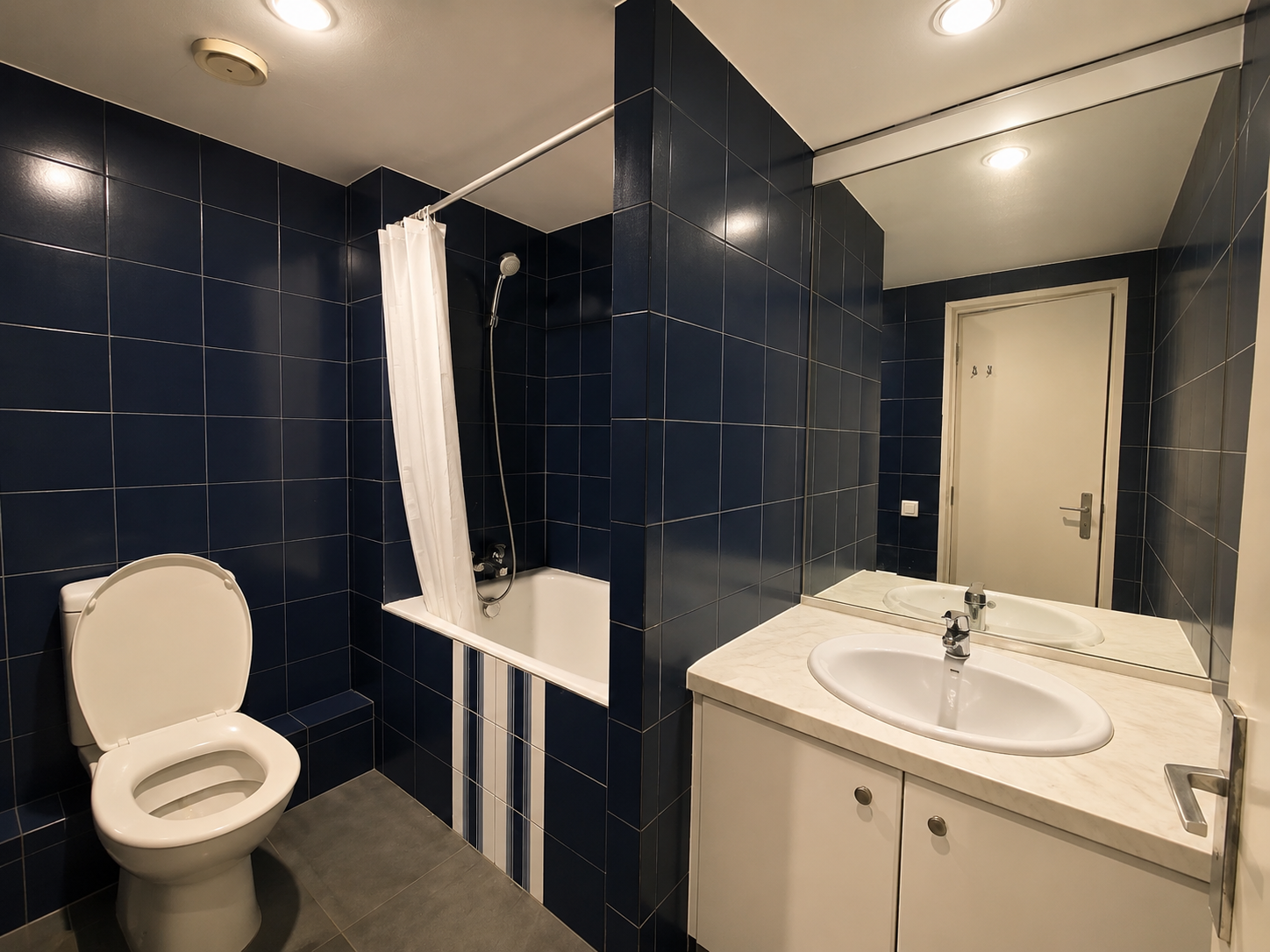 luxury apartment 1 room for rent on MONACO (98000)