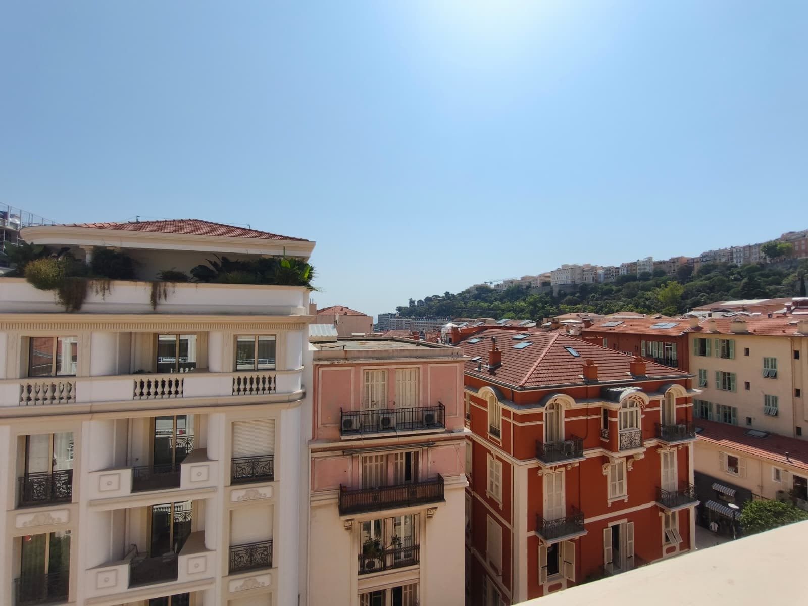 luxury apartment 3 Rooms for rent on MONACO (98000)