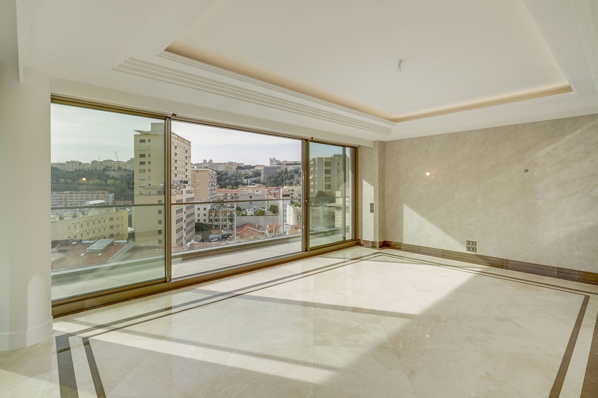 luxury apartment 3 Rooms for rent on MONACO (98000)