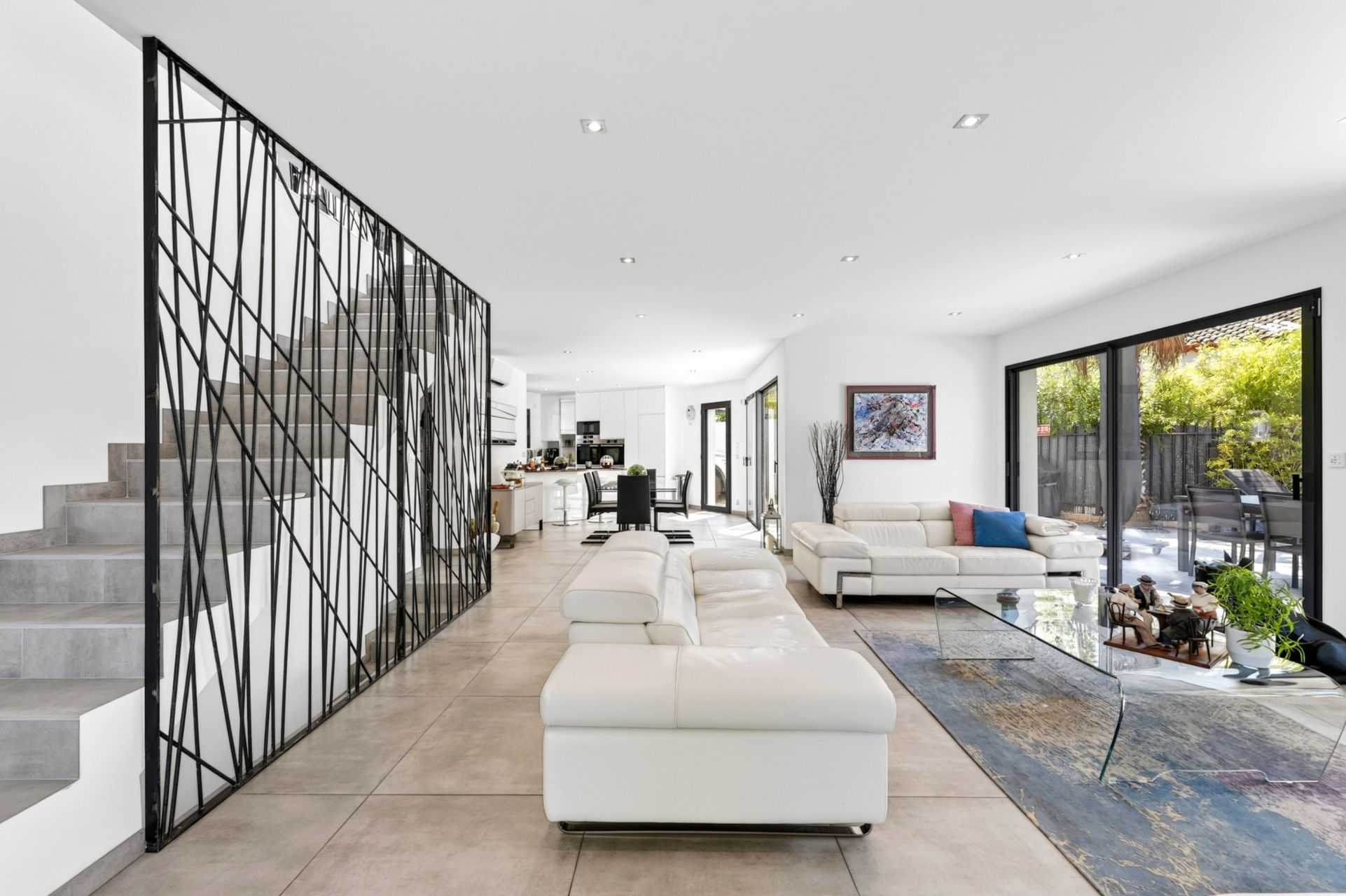 luxury house 5 Rooms for sale on SANARY SUR MER (83110)