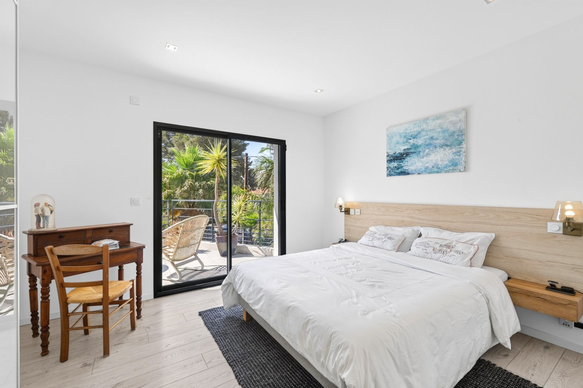 luxury house 5 Rooms for sale on SANARY SUR MER (83110)