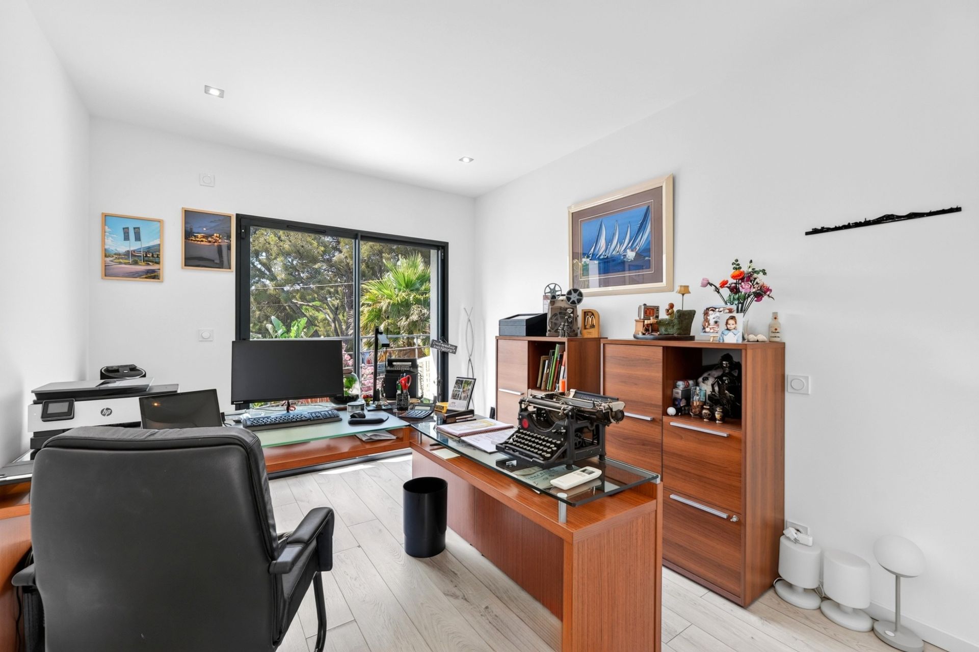 luxury house 5 Rooms for sale on SANARY SUR MER (83110)