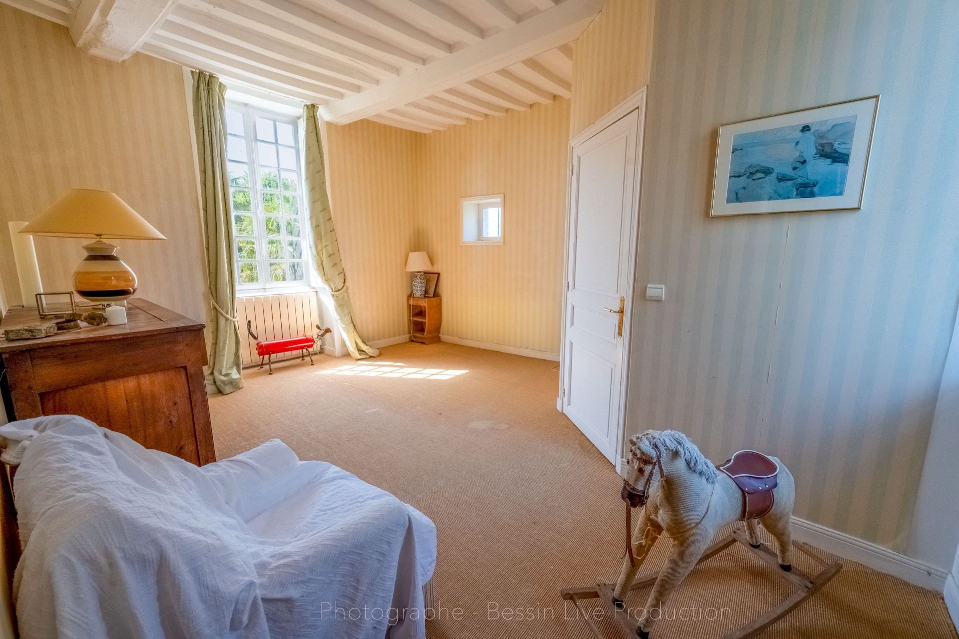 luxury house 8 Rooms for sale on VIERVILLE SUR MER (14710)