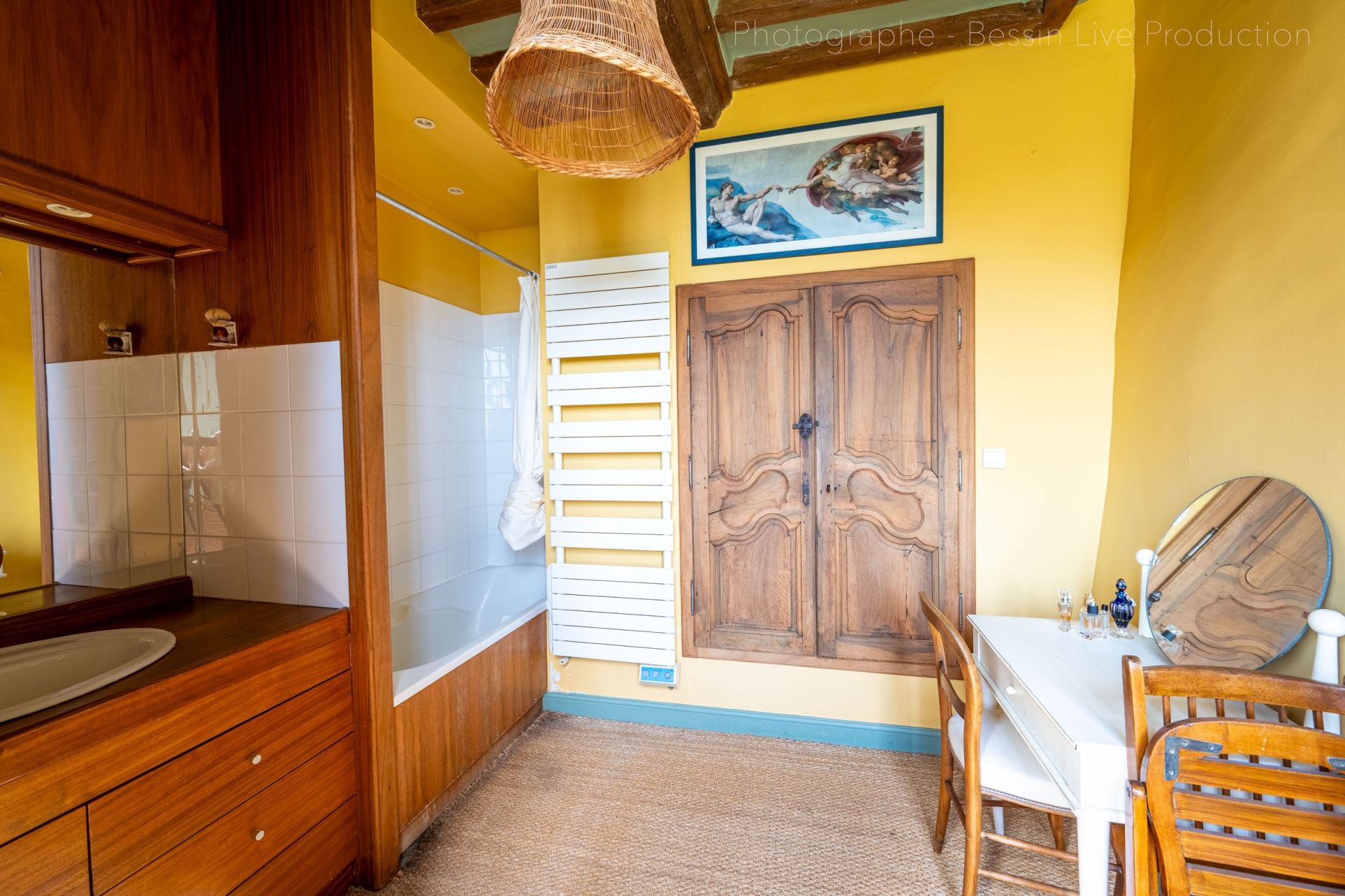 luxury house 8 Rooms for sale on VIERVILLE SUR MER (14710)