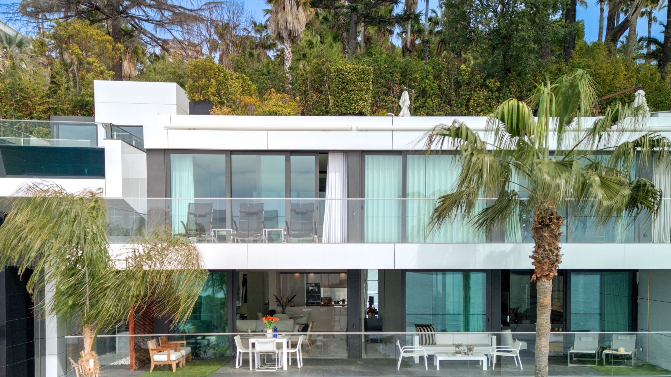 luxury apartment 3 Rooms for sale on CANNES (06400)