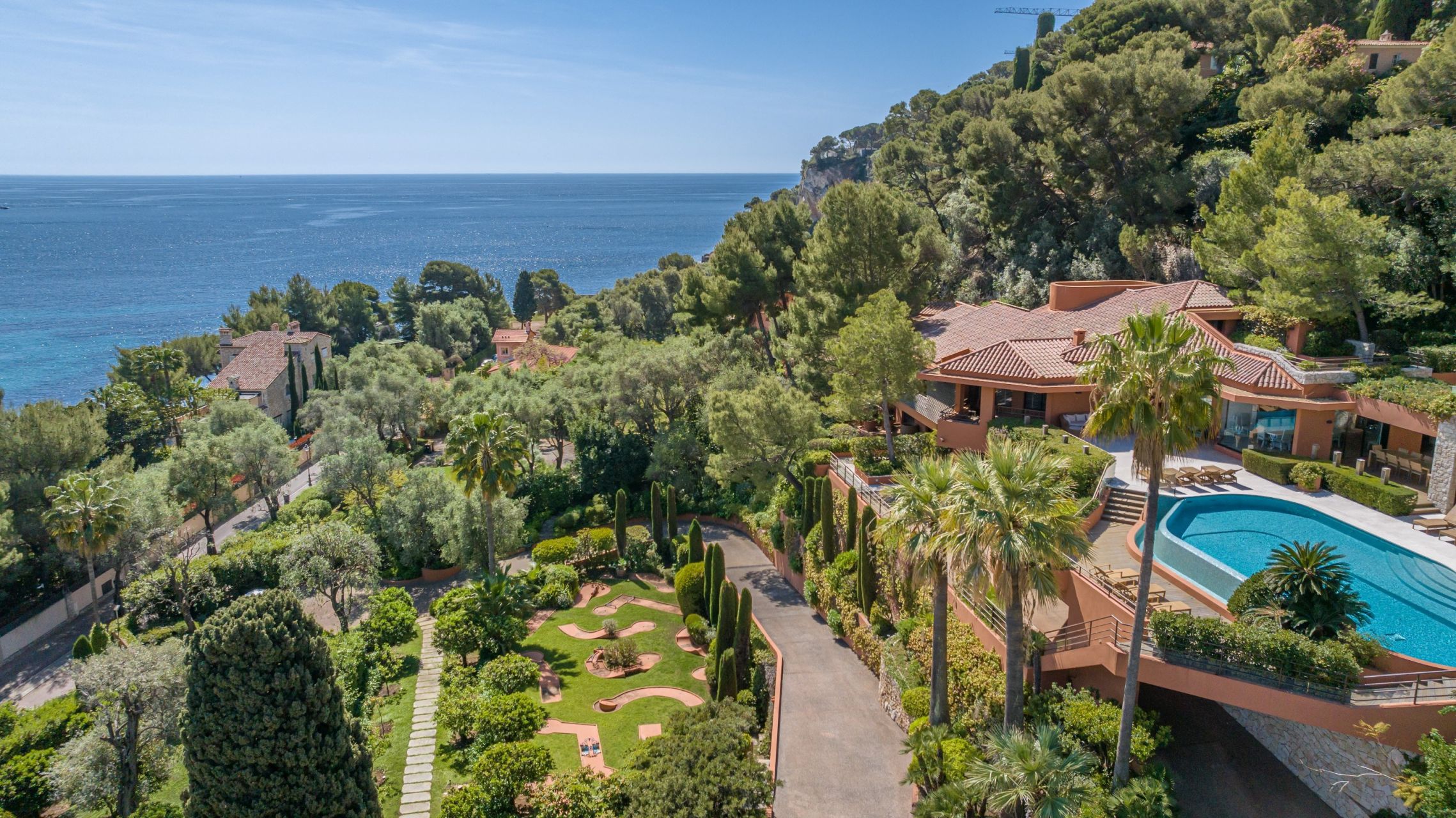 luxury villa 22 Rooms for sale on ST JEAN CAP FERRAT (06230)