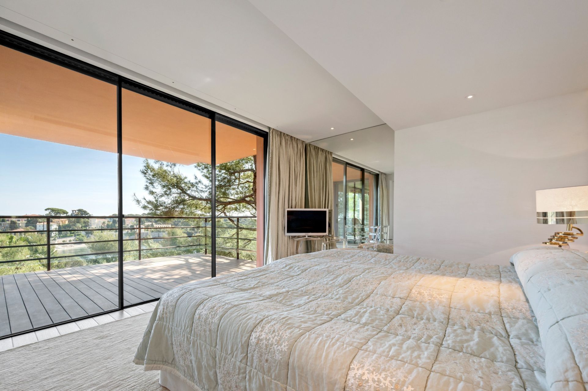 luxury villa 22 Rooms for sale on ST JEAN CAP FERRAT (06230)