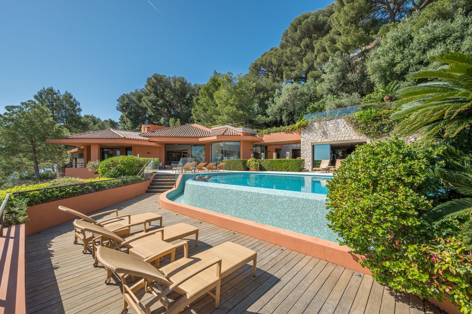 luxury villa 22 Rooms for sale on ST JEAN CAP FERRAT (06230)
