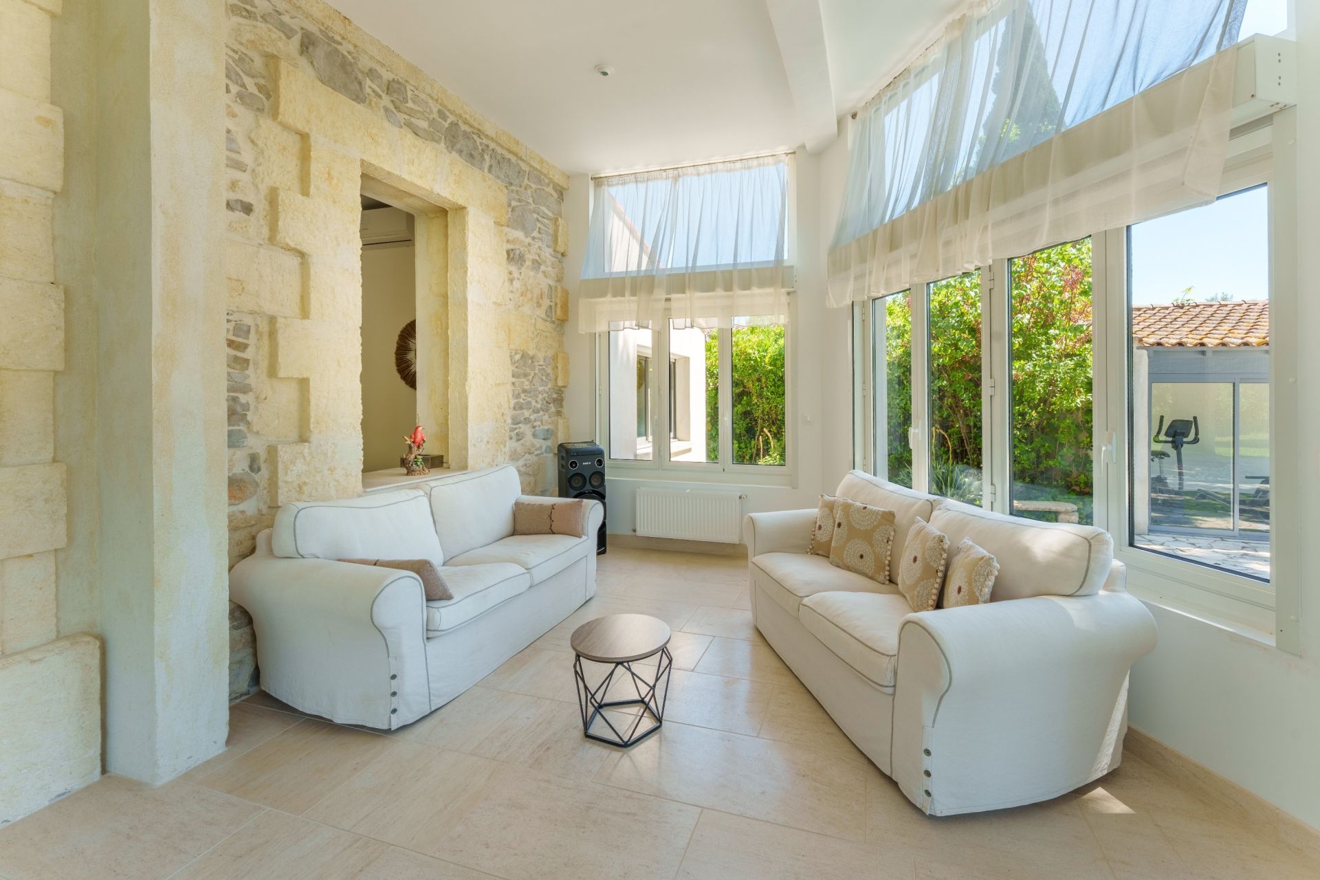 luxury house 7 Rooms for sale on CASTRIES (34160)